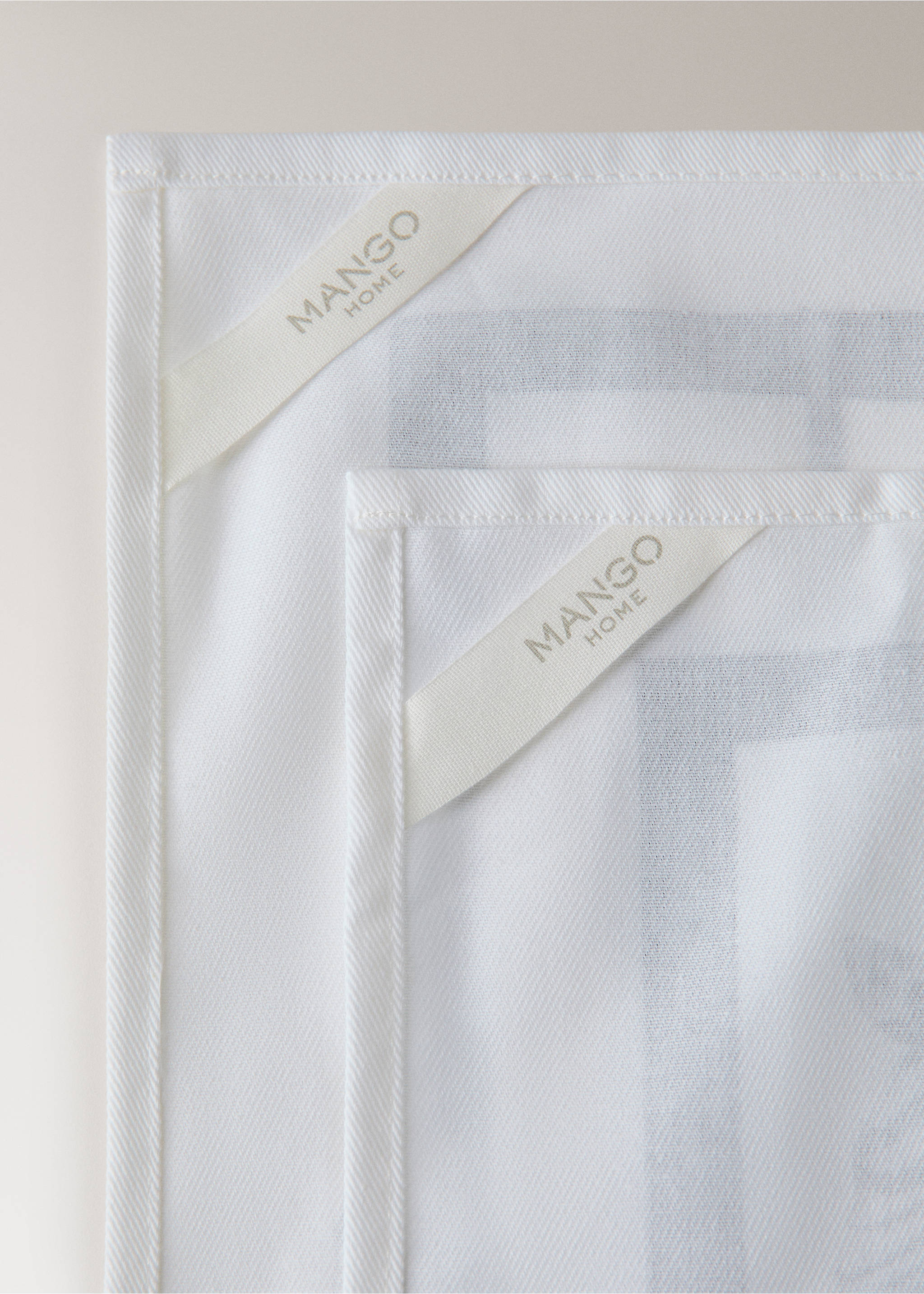 Printed tea towels with mug design - Details of the article 3, White. Ref: 27051539-00.