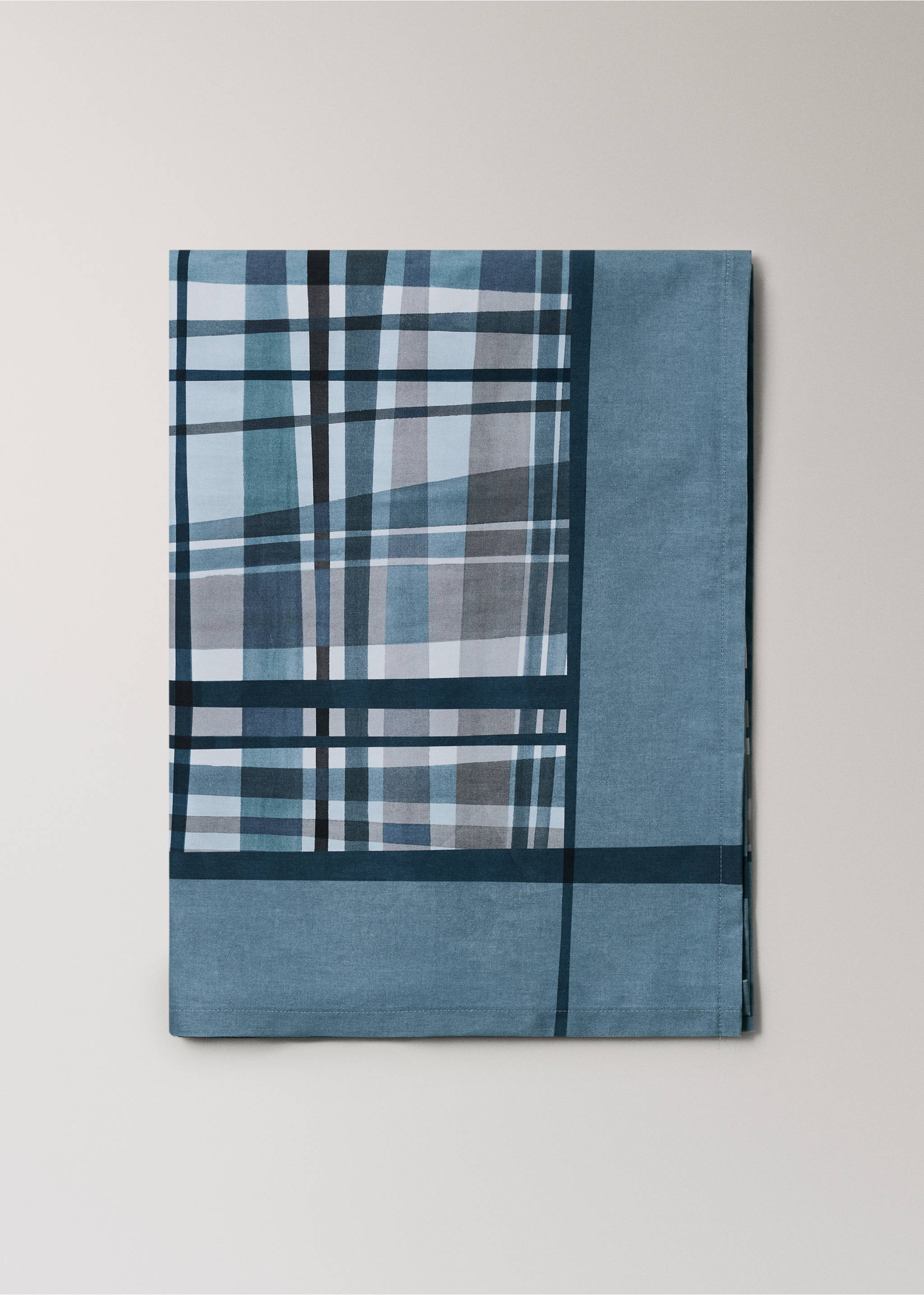 Cotton tablecloth with irregular checks for 2 to 4 people - Article without model, Blue. Ref: 27052005-00.