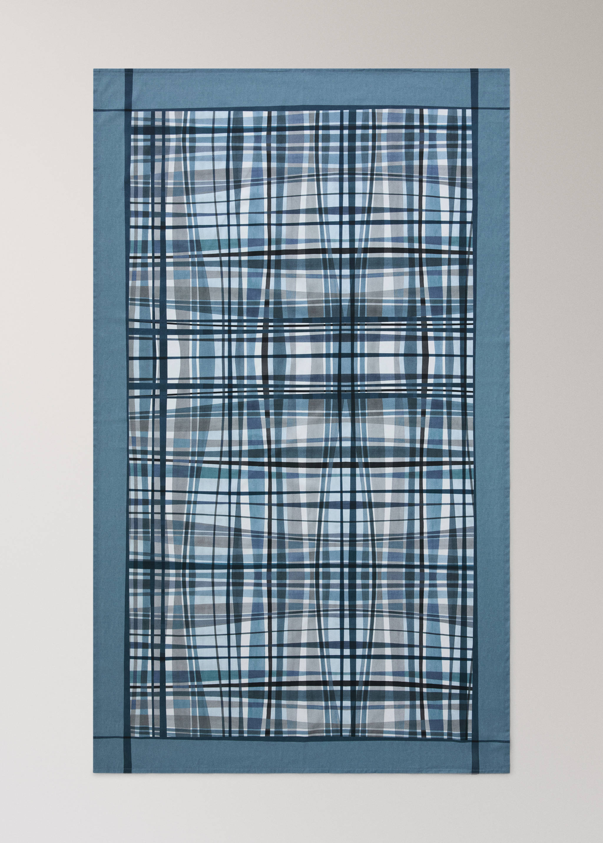 Cotton tablecloth with irregular checks for 2 to 4 people - Details of the article 4