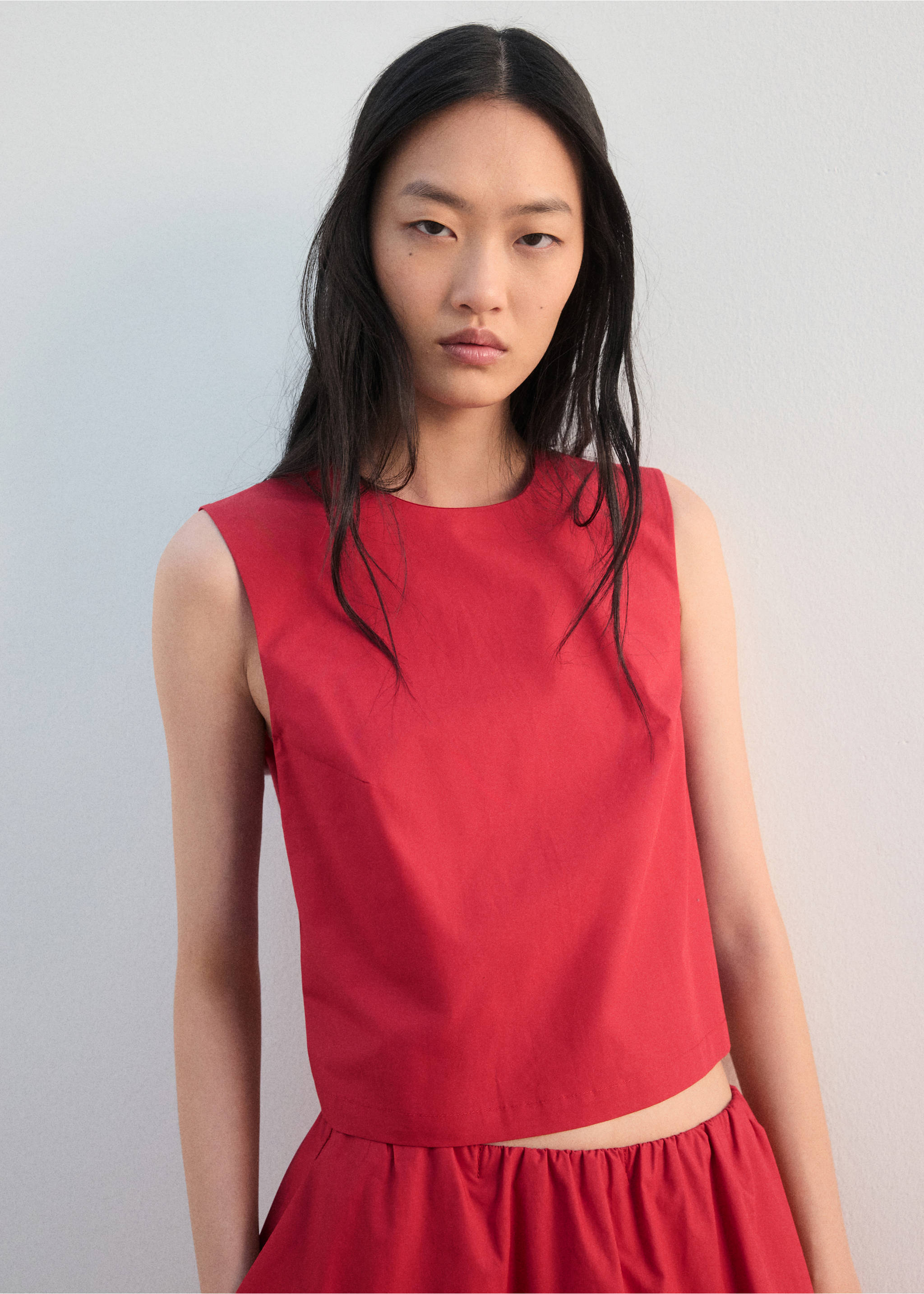 Atasan crop berkancing - Tampilan Sedang, Merah. Ref: 27052538-00.