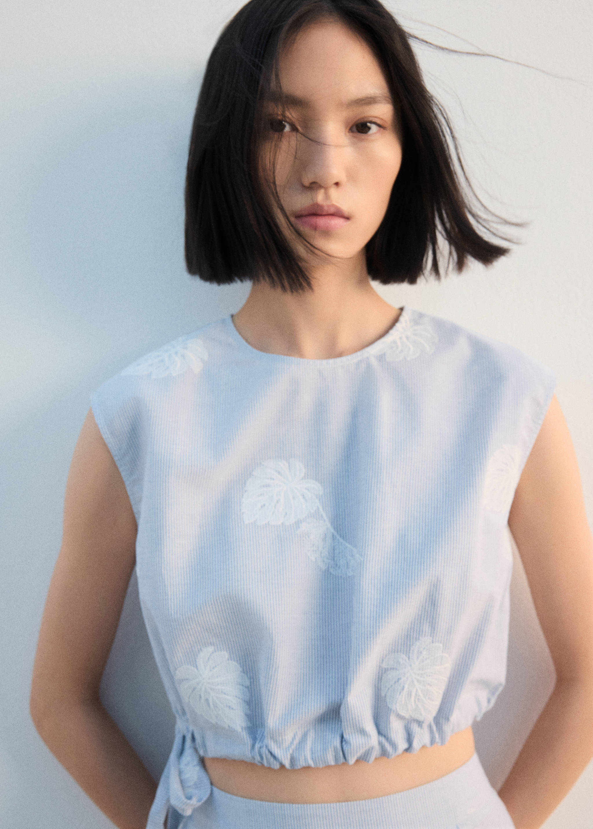 Prugasti top s vezom - Prikaz srednjeg dijela