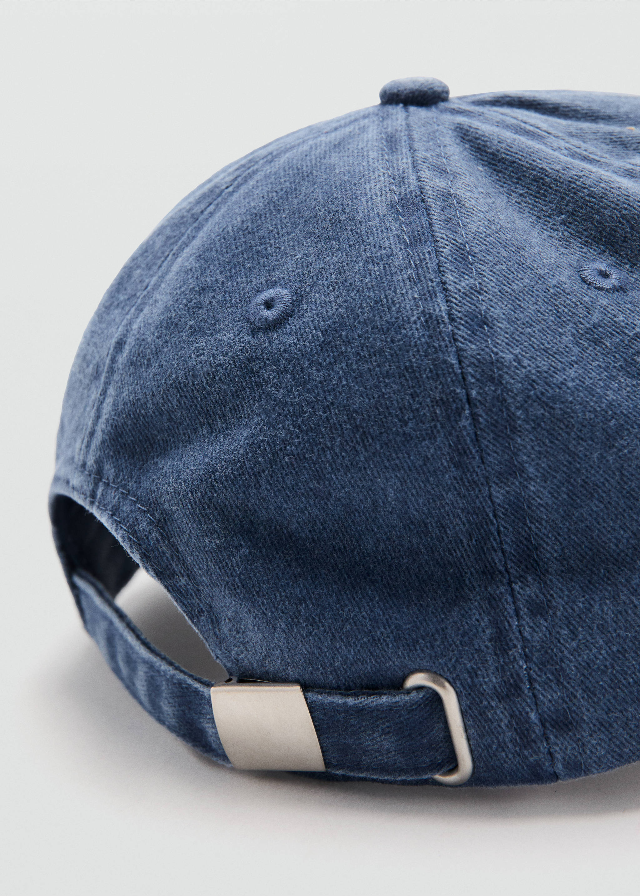 Embroidered message cap - Details of the article 2, Blue. Ref: 27052550-00.