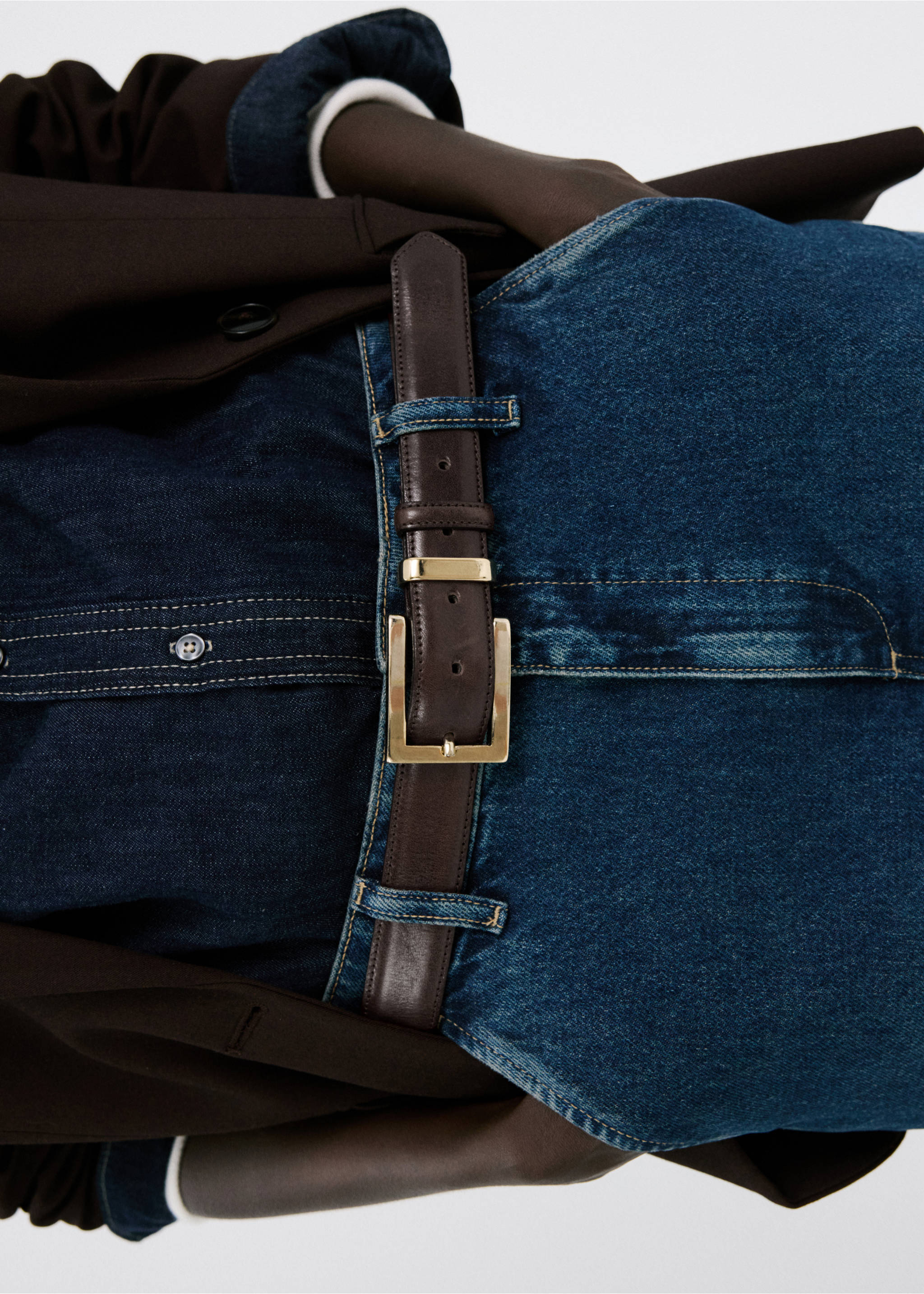 Cintura in pelle con fibbia quadrata - Piano generale, Cioccolato. Ref: 27052554-00.