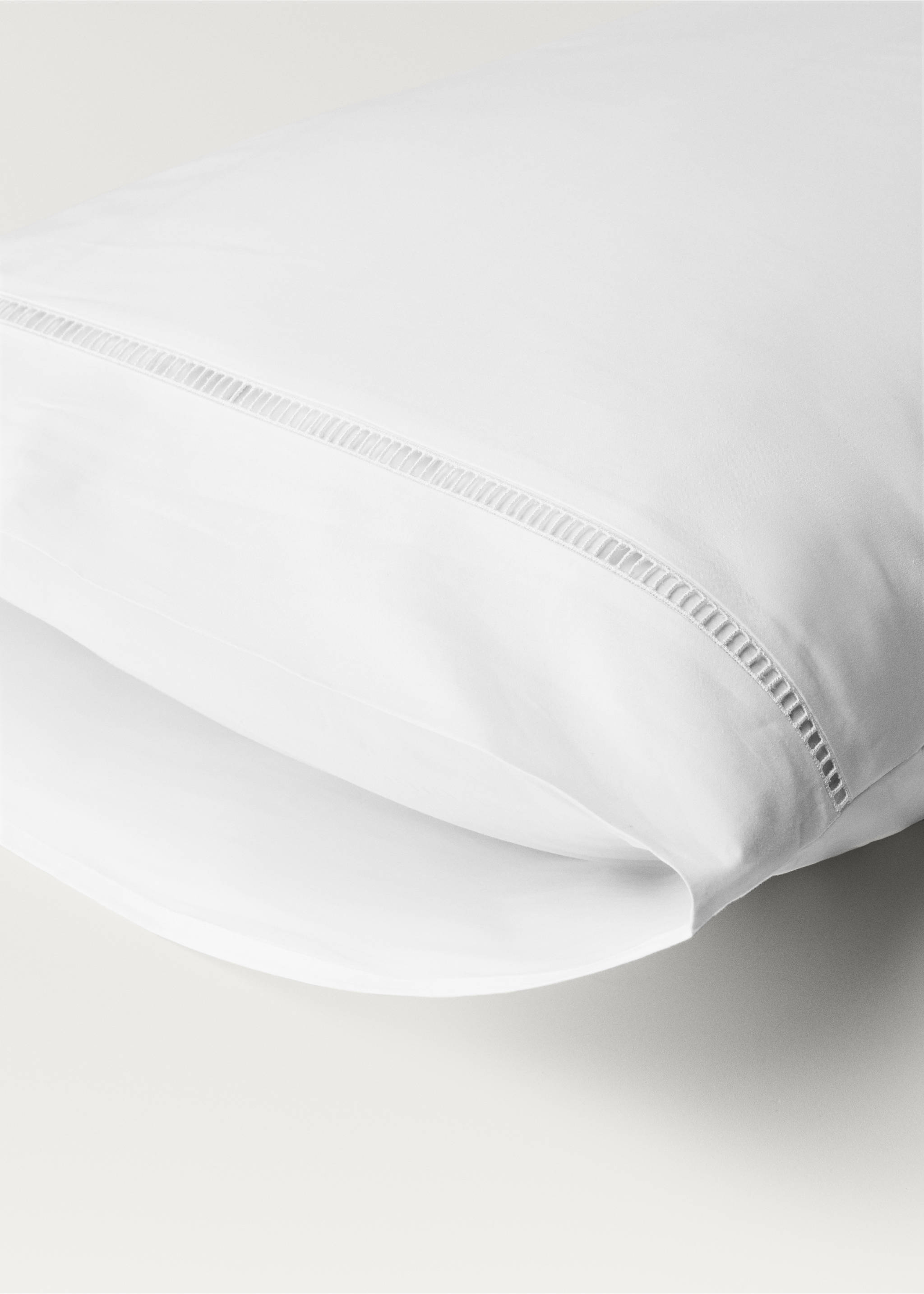 Pillowcase hemstitch detail 50x75cm - Details of the article 2, White. Ref: 27052891-00.