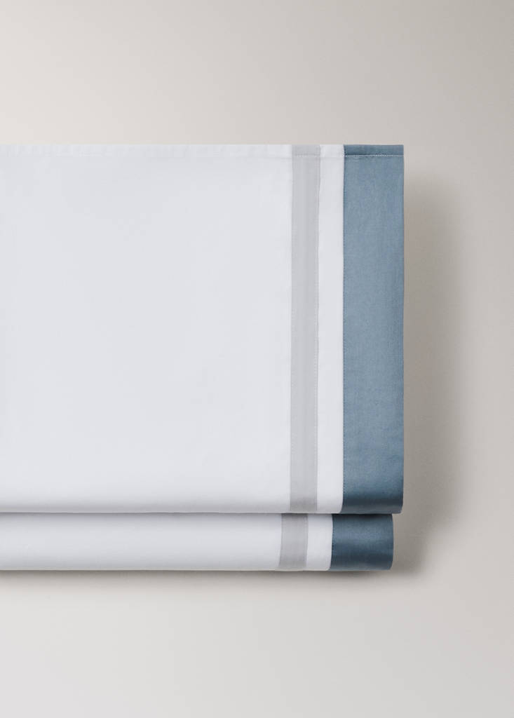 Oberlaken mit breitem Kontrastband aus Satin für 135/140 cm Bett — Blau