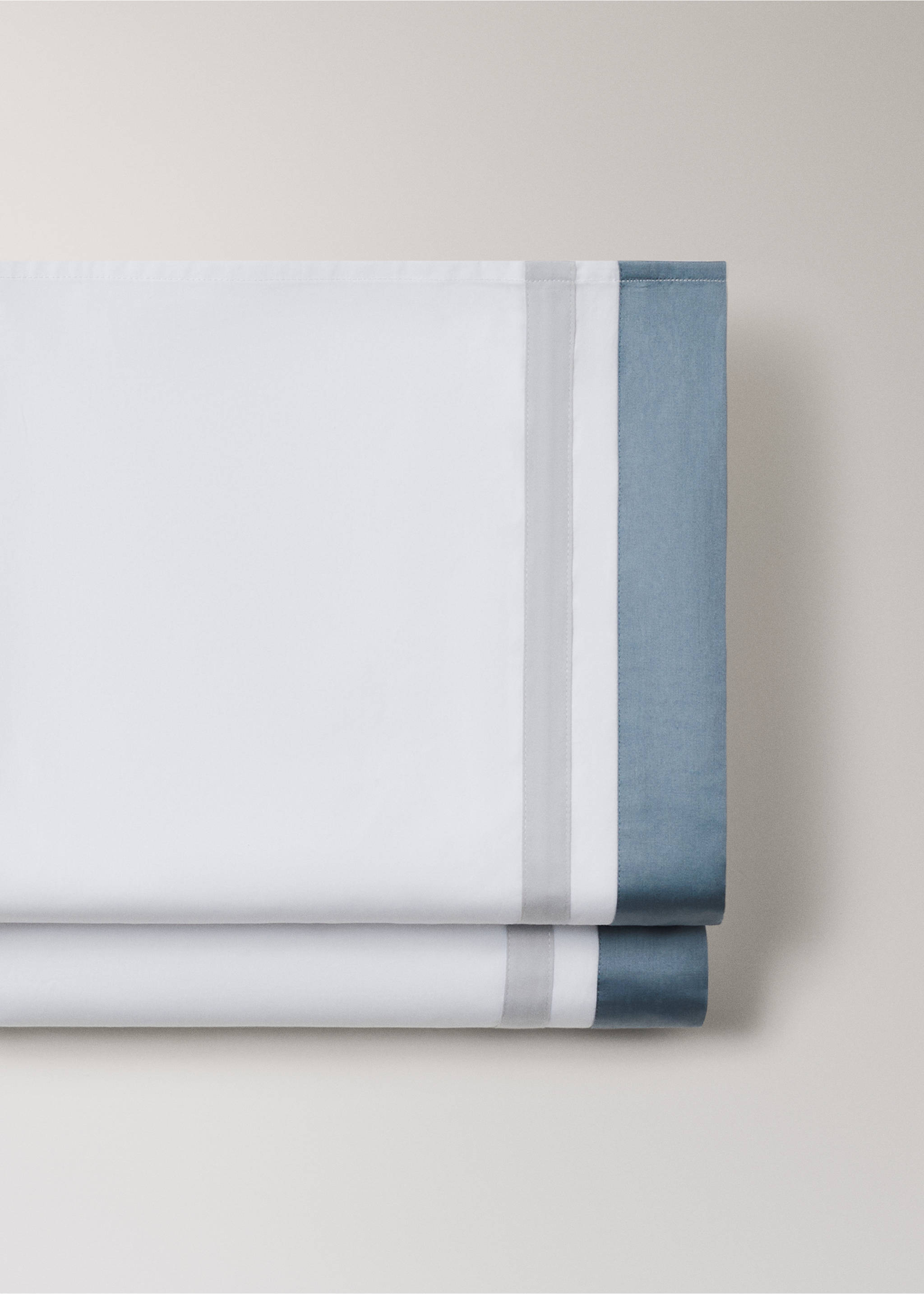 Drap plat avec ruban large contrasté en satin Lit 135/140 cm - Détail de l'article 3, Bleu. Ref: 27052901-00.