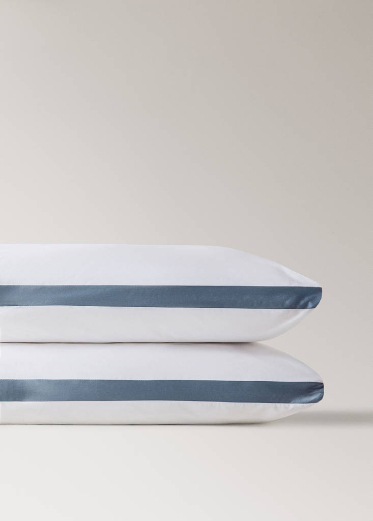Two 200-thread count cotton percale pillowcases with satin borders 50x75 cm — Blue