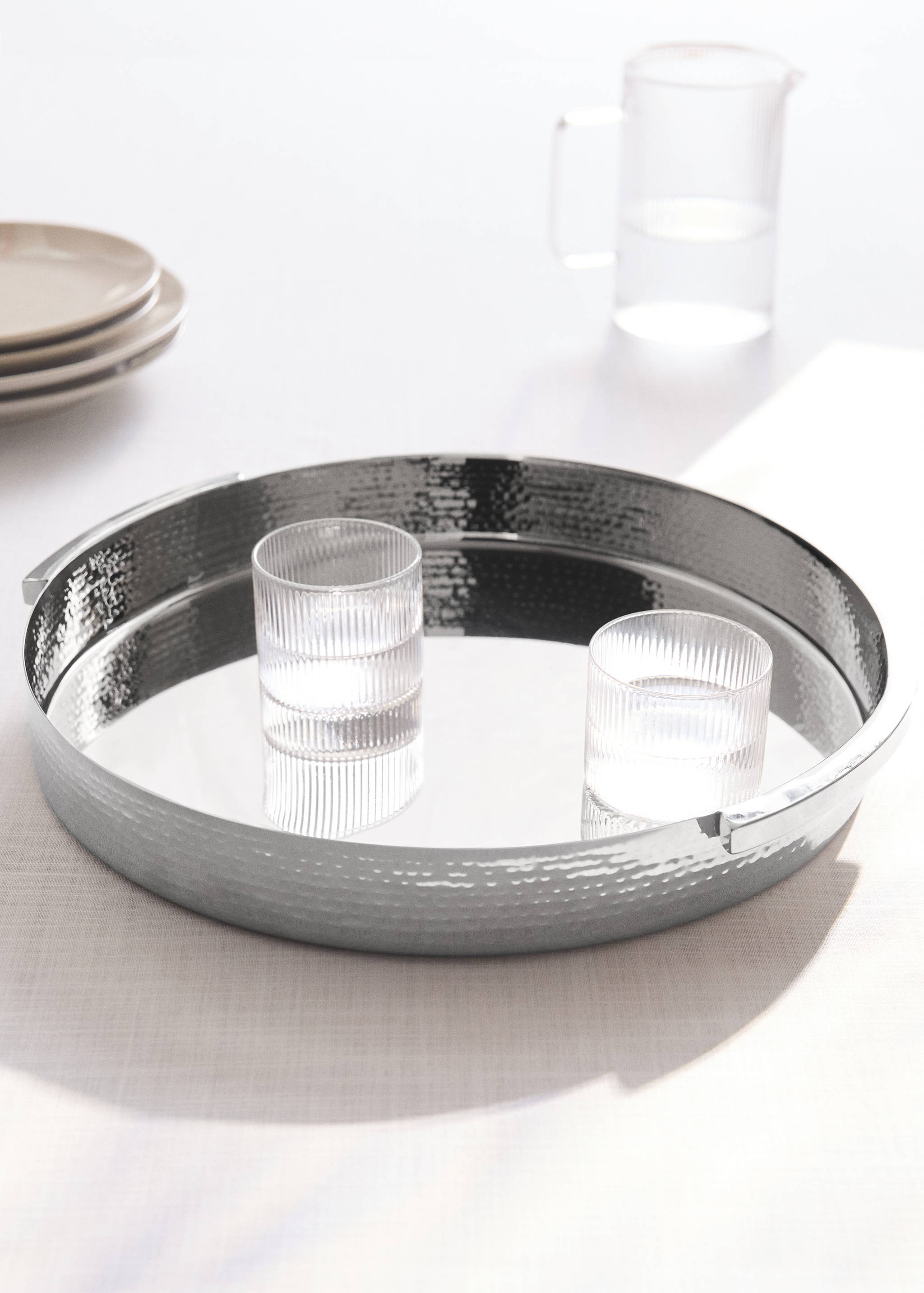 Decorative metal tray - General plane