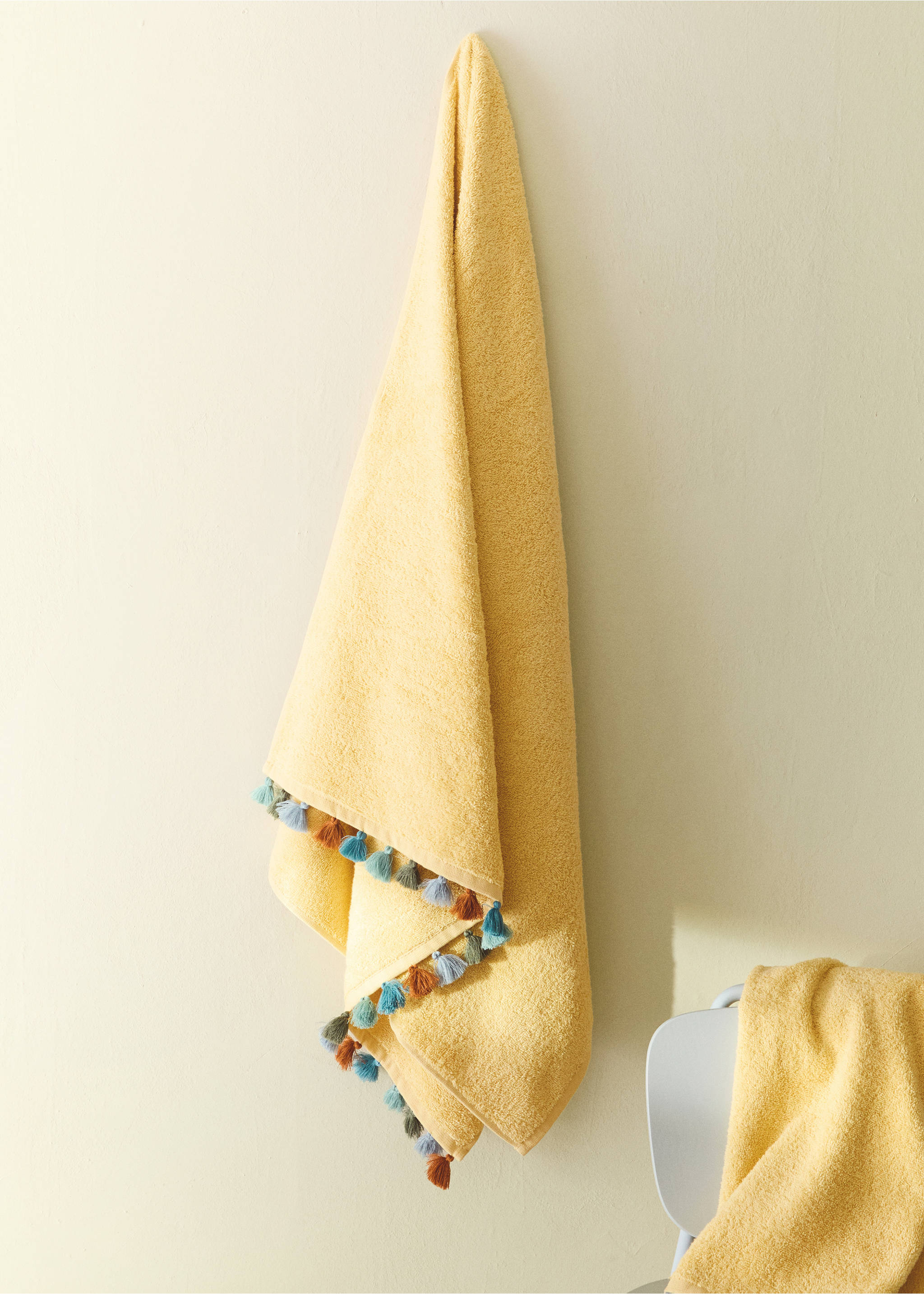 Children's cotton bath towel with multi-coloured pom-poms - General plane, Lime. Ref: 27052931-00.
