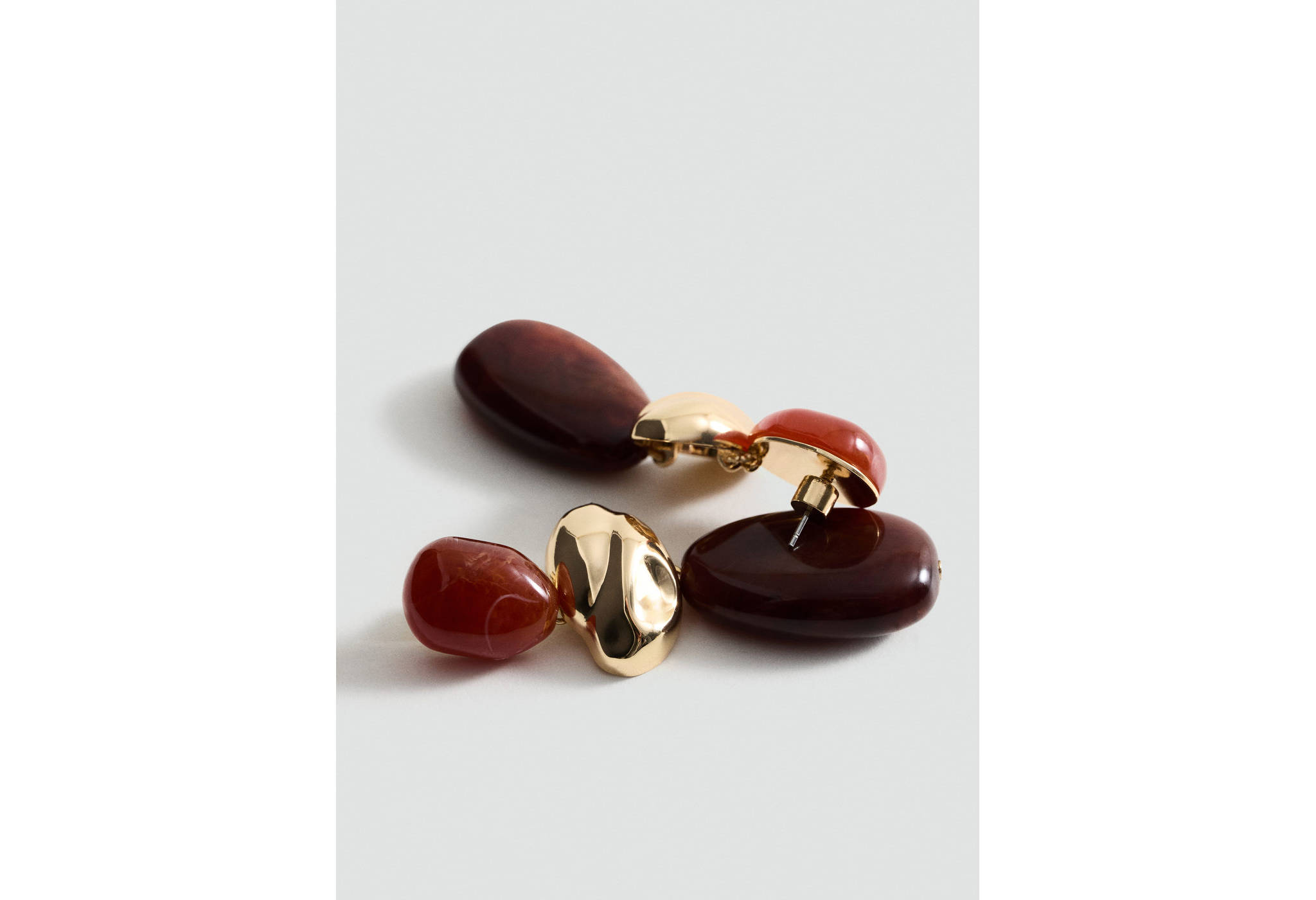 Combined resin hanging earrings - Details of the article 6