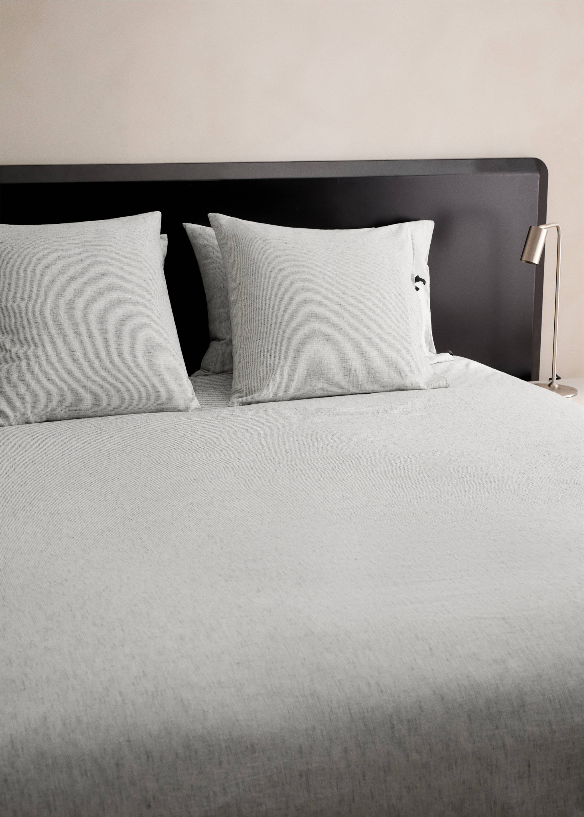 Cotton linen duvet cover with fine stripes for a 135/140 cm bed - Details of the article 7, Grey. Ref: 27053270-00.