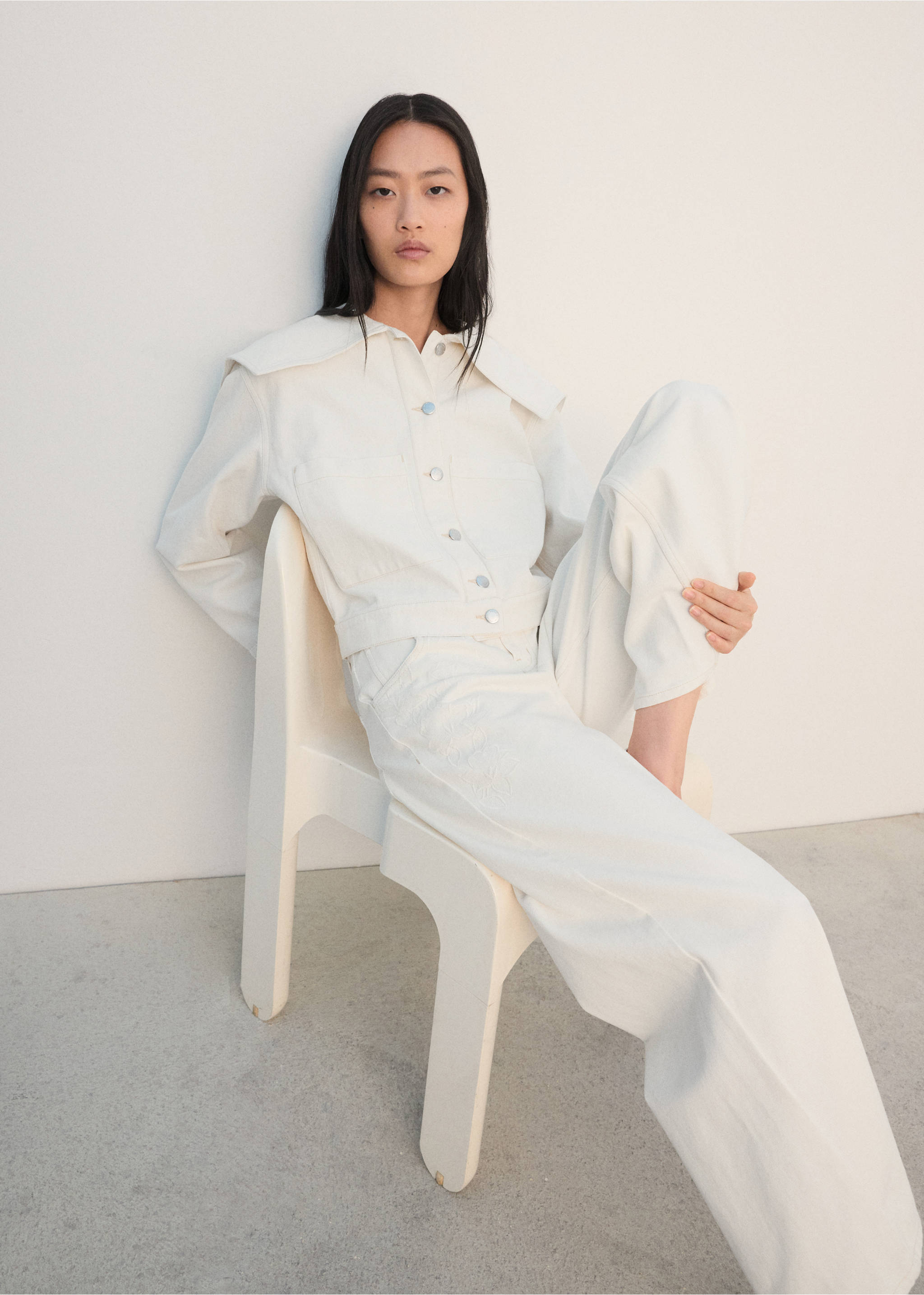 جاكيت جينز بياقة عريضة - تفاصيل المنتج 2, سكري. Ref: 27053271-00.