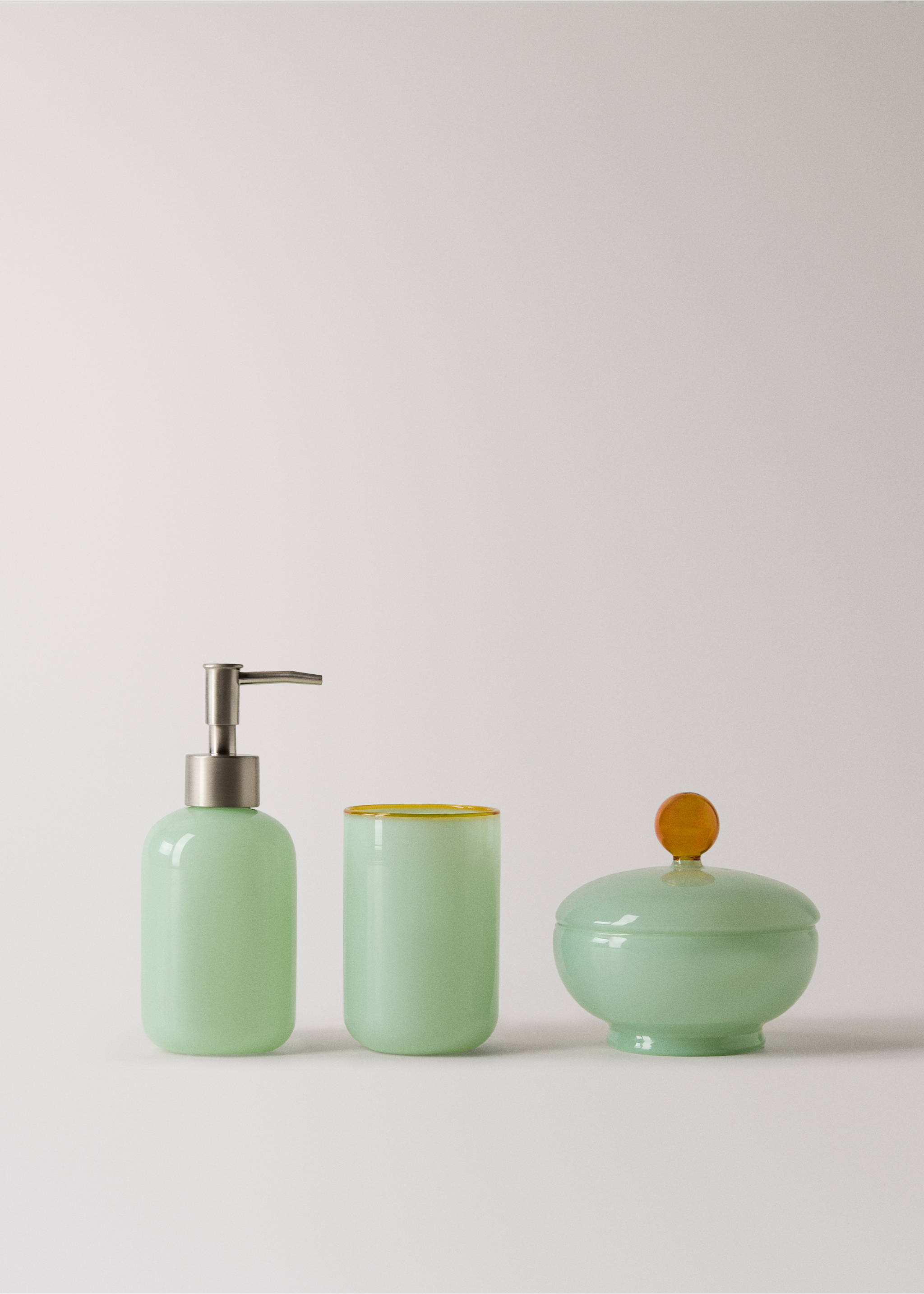 Coloured borosilicate bathroom glass - Details of the article 3, Mint Green. Ref: 27053272-00.