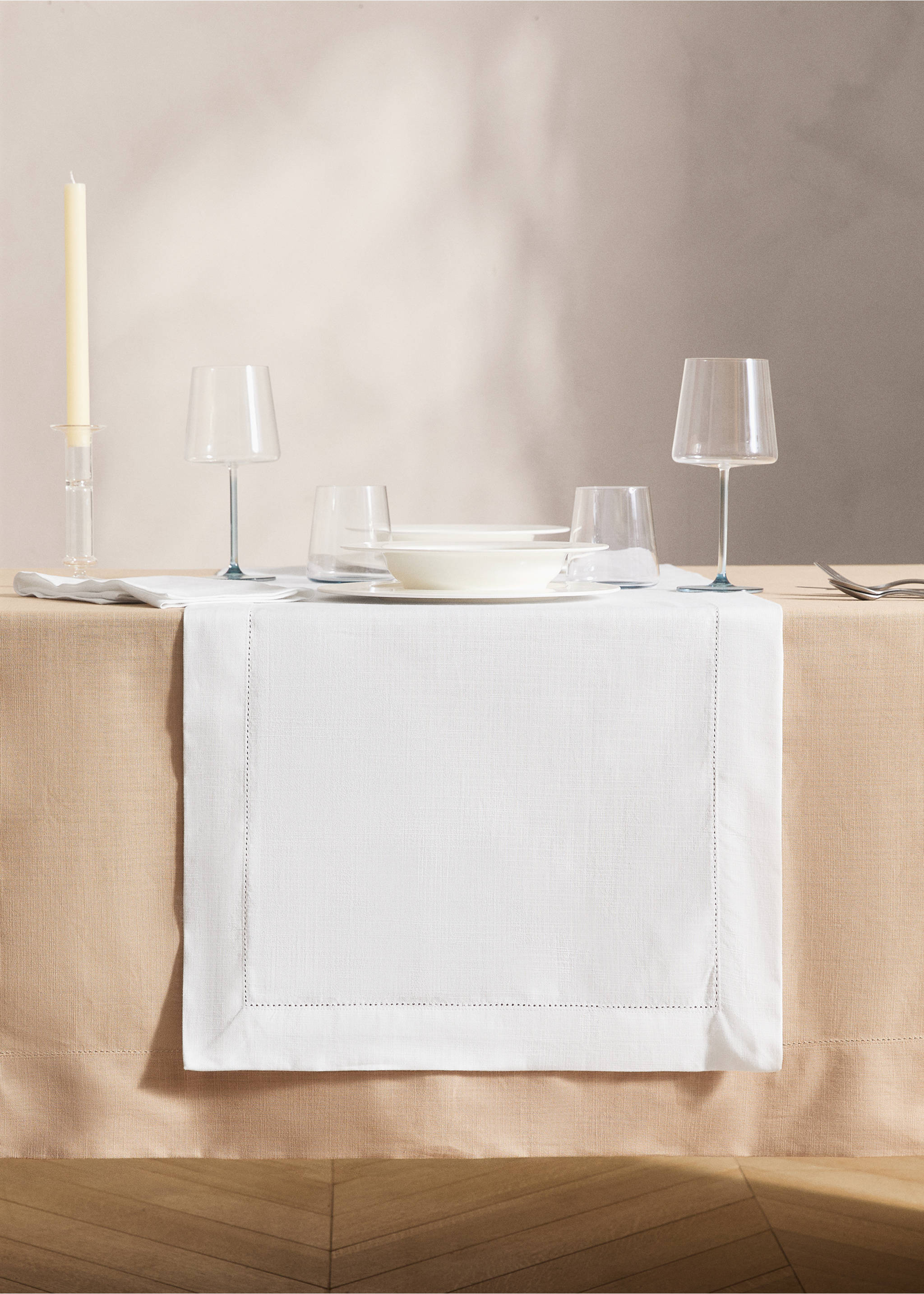 Baumwoll-Tischläufer mit Hohlsaum-Detail - Allgemeine Ansicht, Weiß. Ref: 27053277-00.