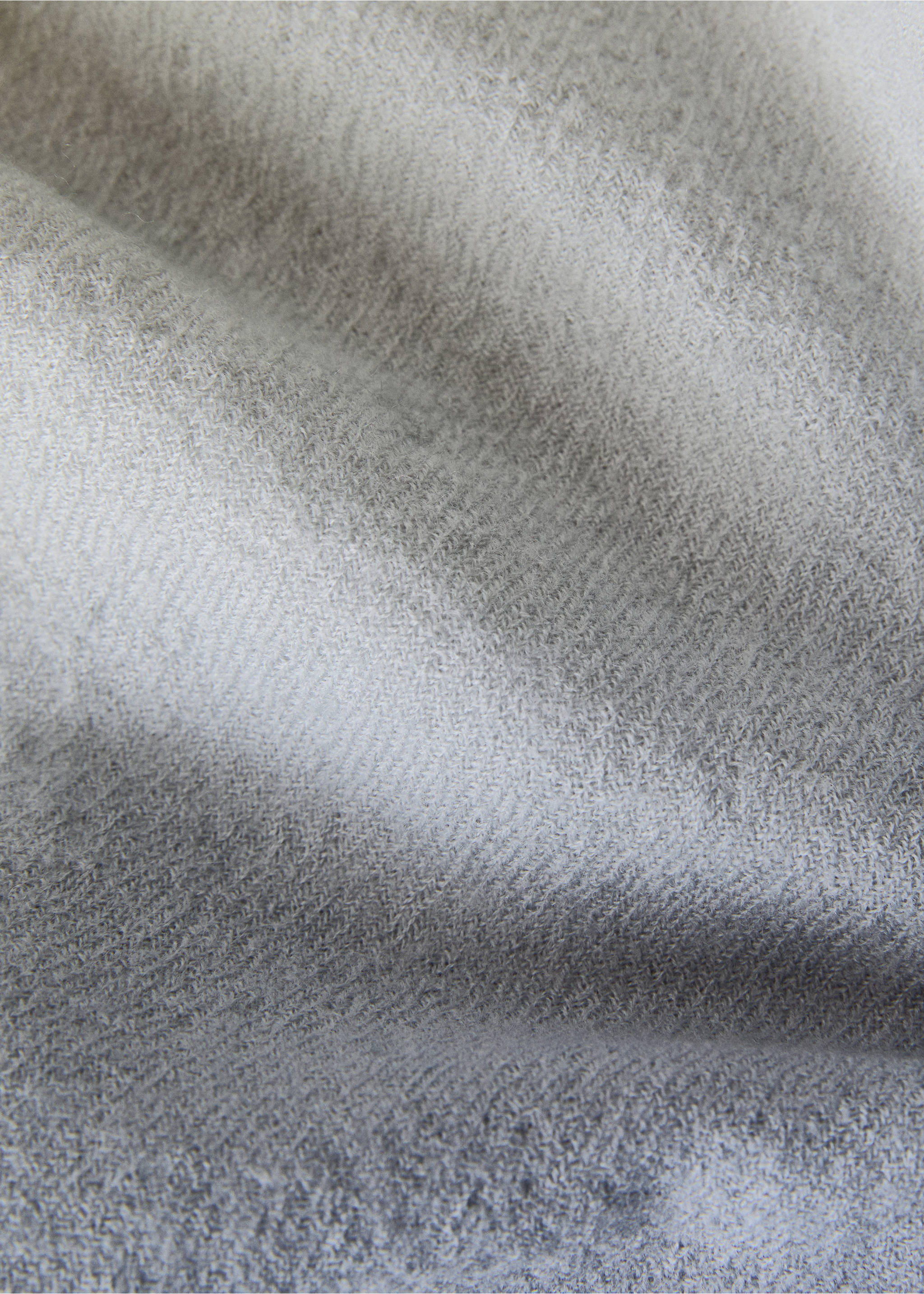 Ullfilt med fransar och gradientdesign - Detaljer om artikeln 1, Indigoblå. Ref: 27053281-00.