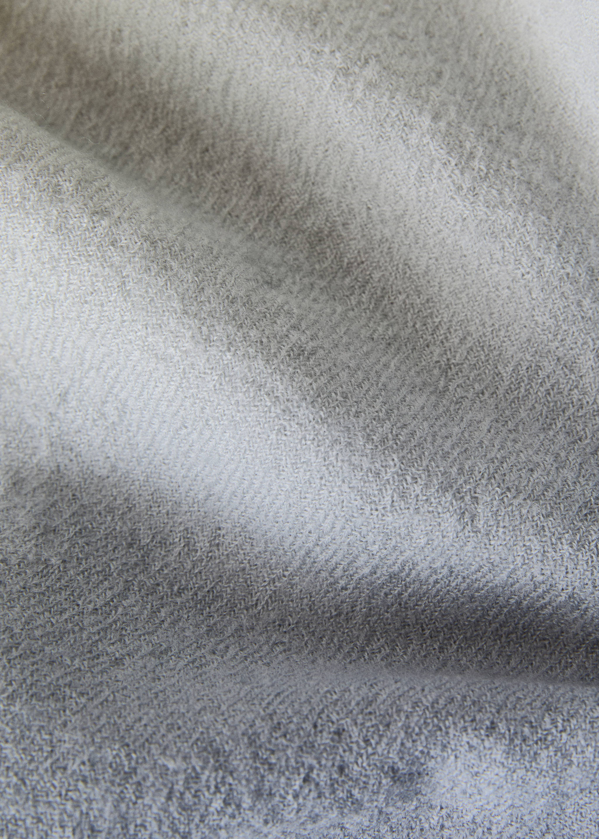 Decke aus Wolle mit ausgefranstem Rand und Farbverlauf-Design - Detail des Artikels 1