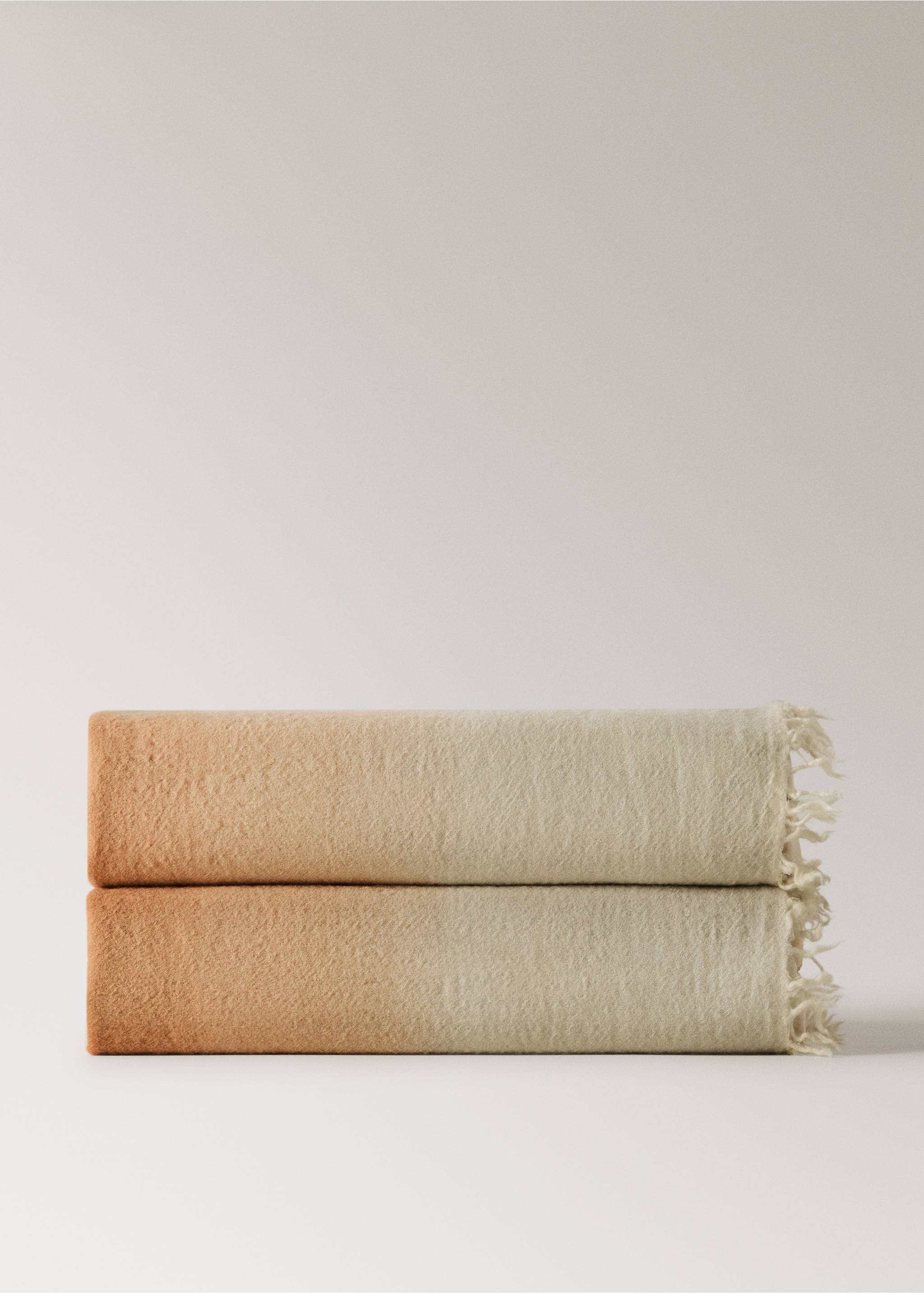 Frayed wool blanket with ombre design - Article without model, Russet. Ref: 27053281-00.