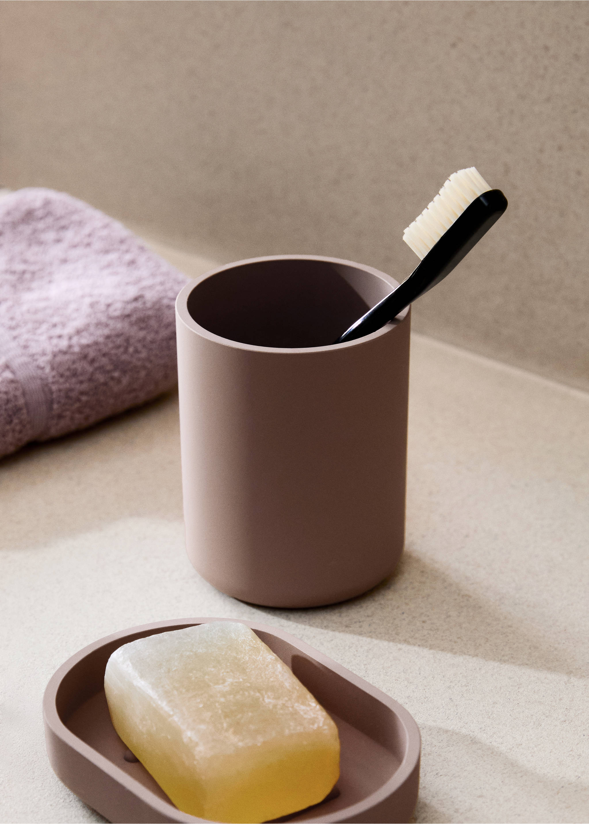 Resin toothbrush cup - General plane, Brown. Ref: 27053282-00.