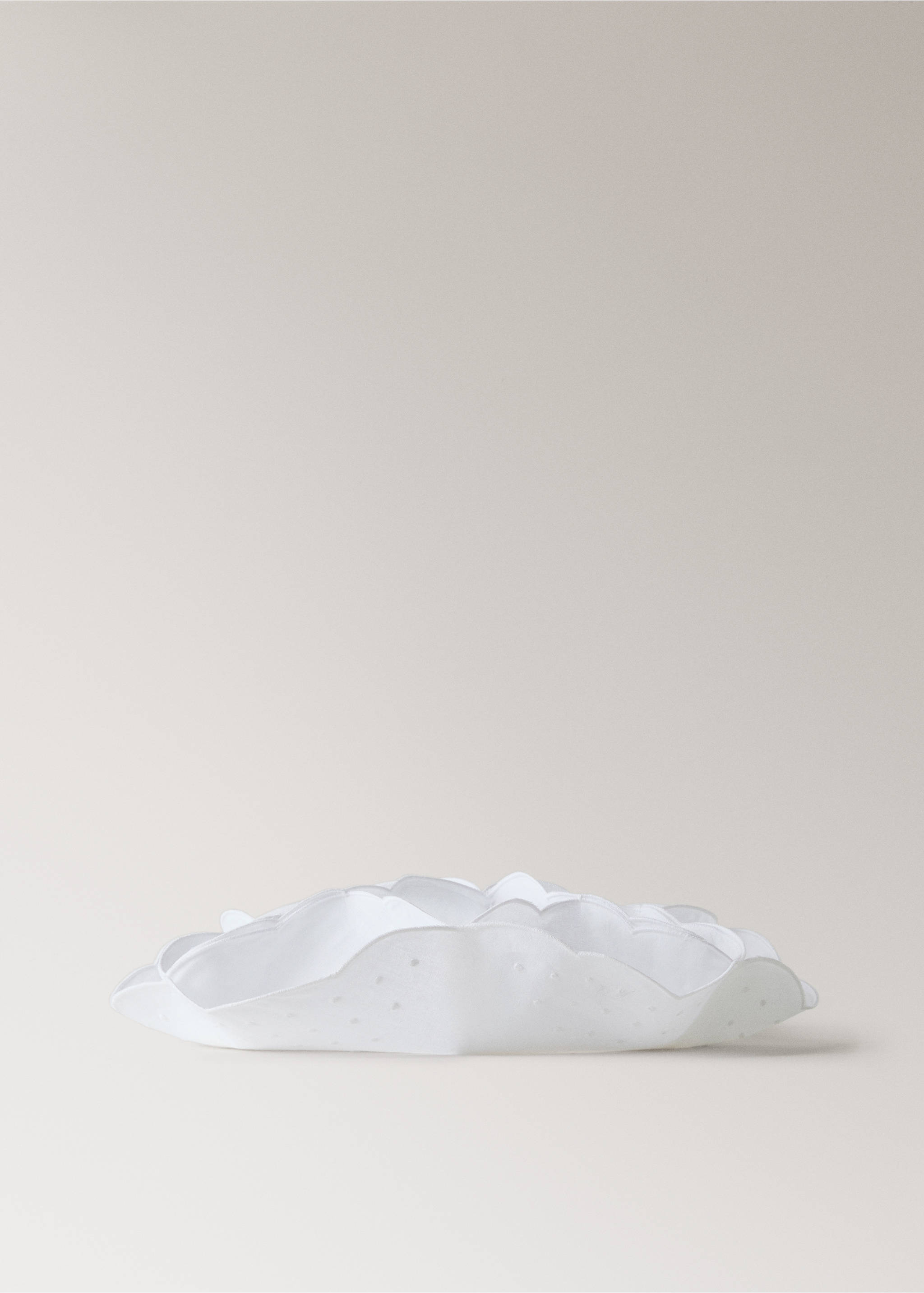 Basket with embroidered details - Article without model, White. Ref: 27053285-00.