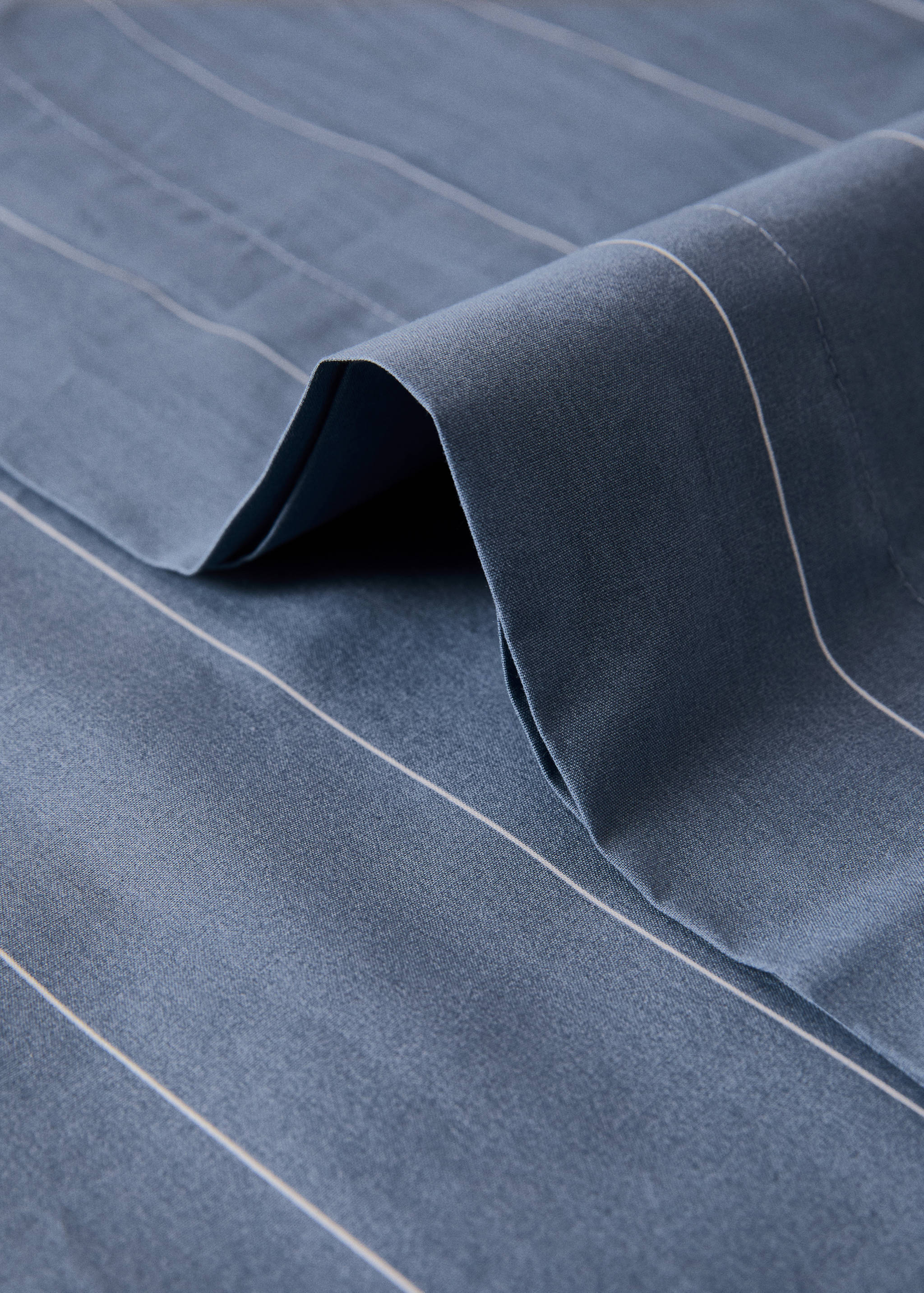 100% cotton reversible striped pillowcase 45x110 cm - Details of the article 1