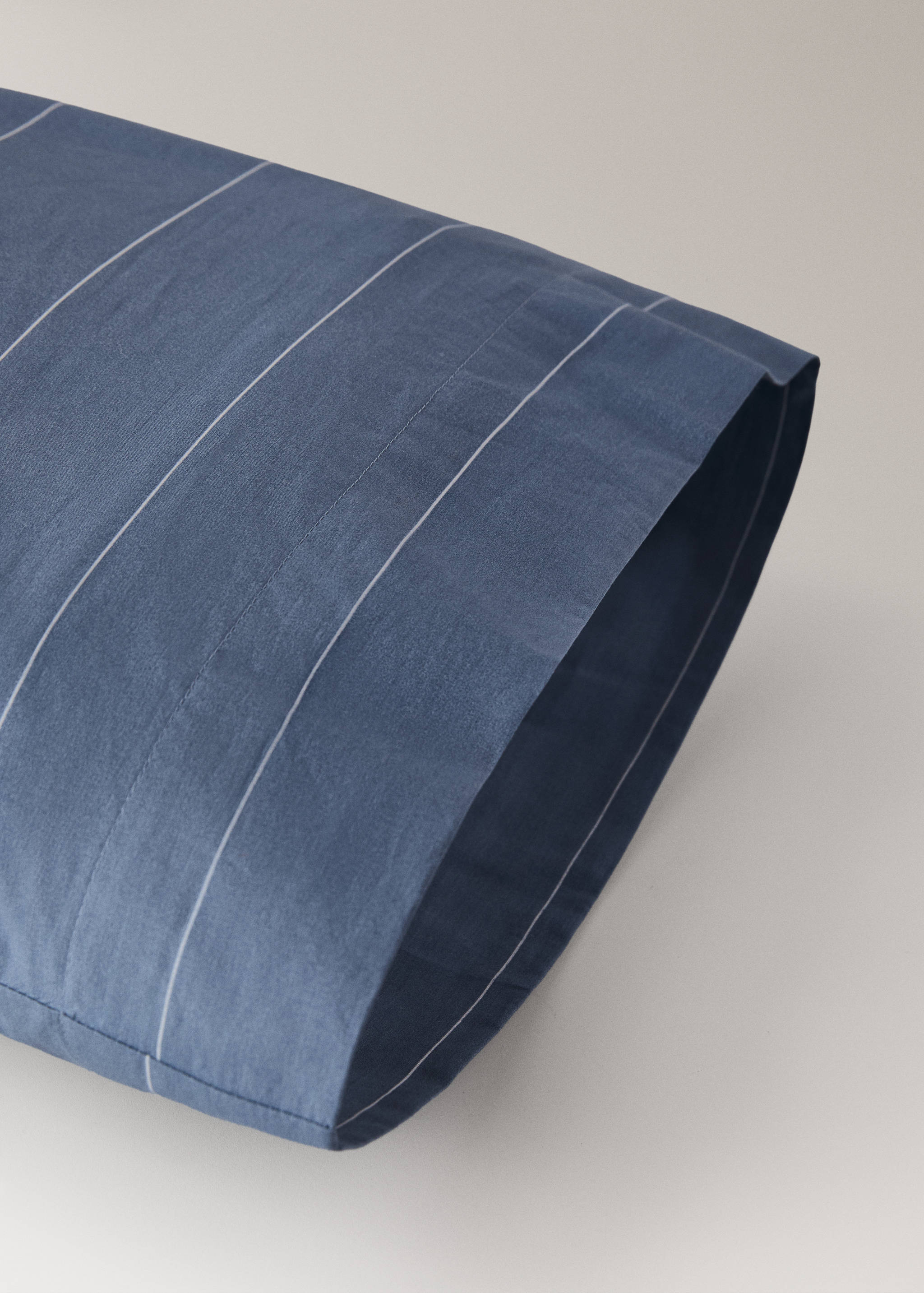100% cotton reversible striped pillowcase 45x110 cm - Details of the article 2