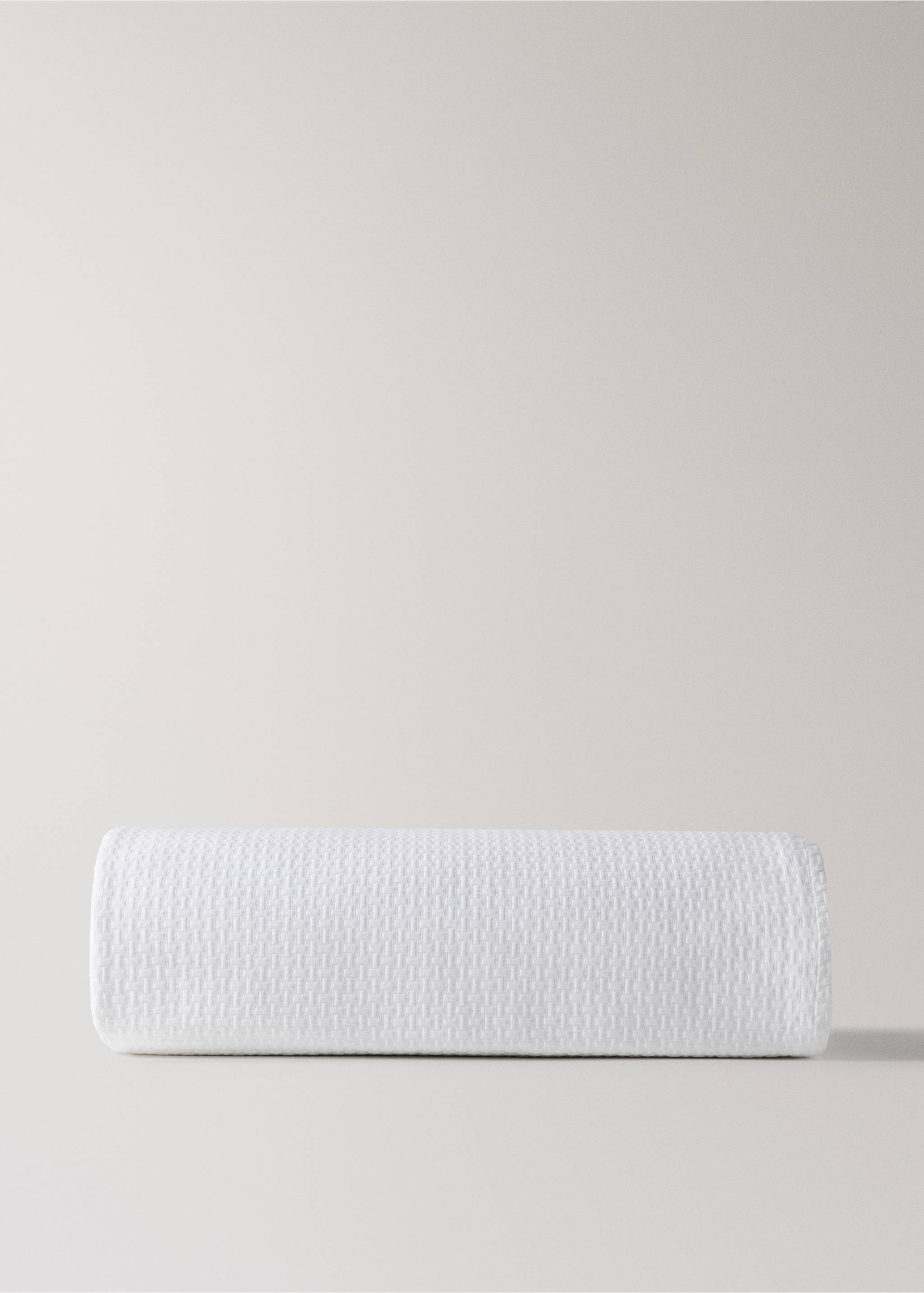 Garment-dyed cotton bedspread with English corner trim for 130/140/150 cm bed - Article without model, White. Ref: 27053289-00.