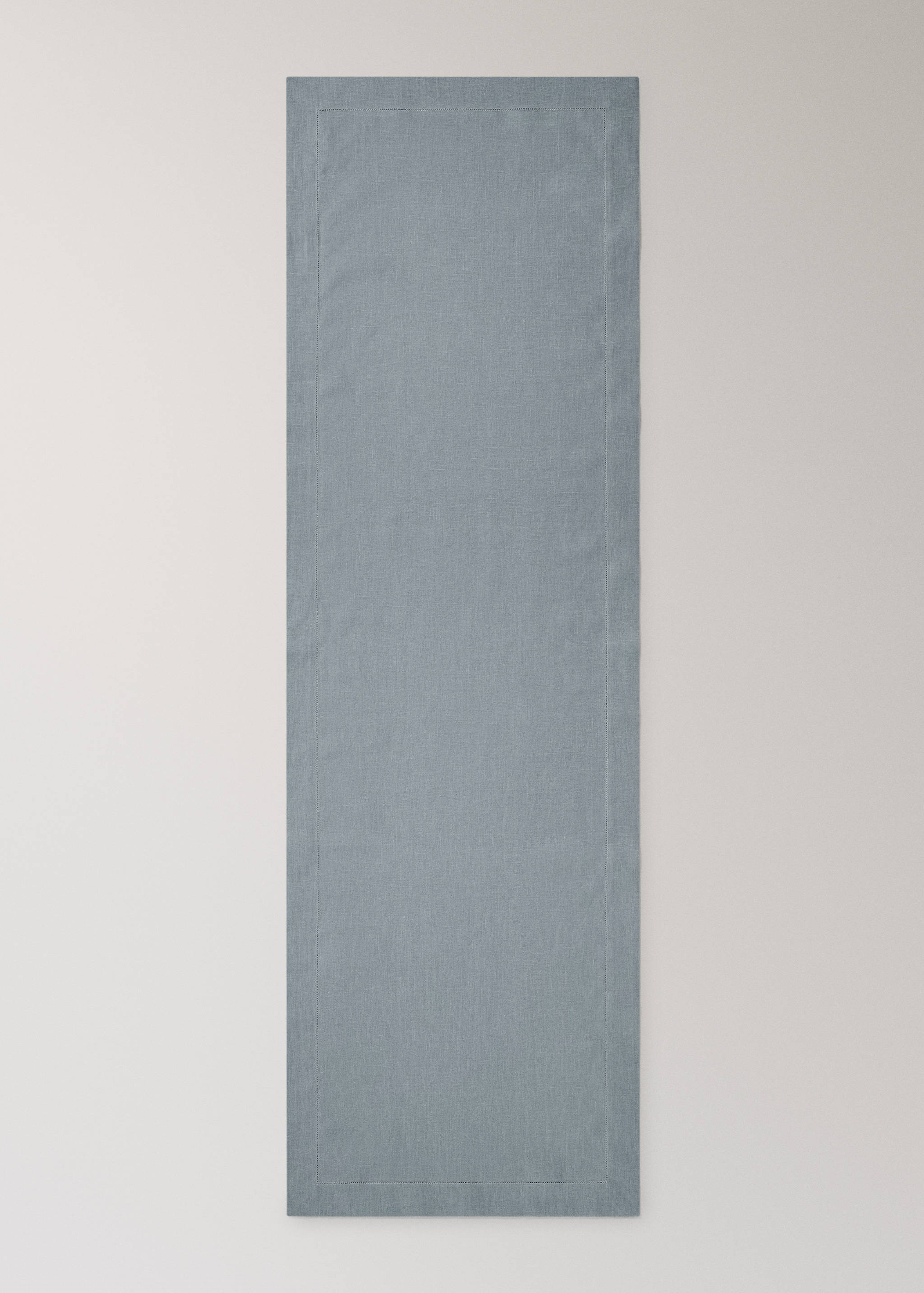 Linen table runner with hemstitch finish - Details of the article 2
