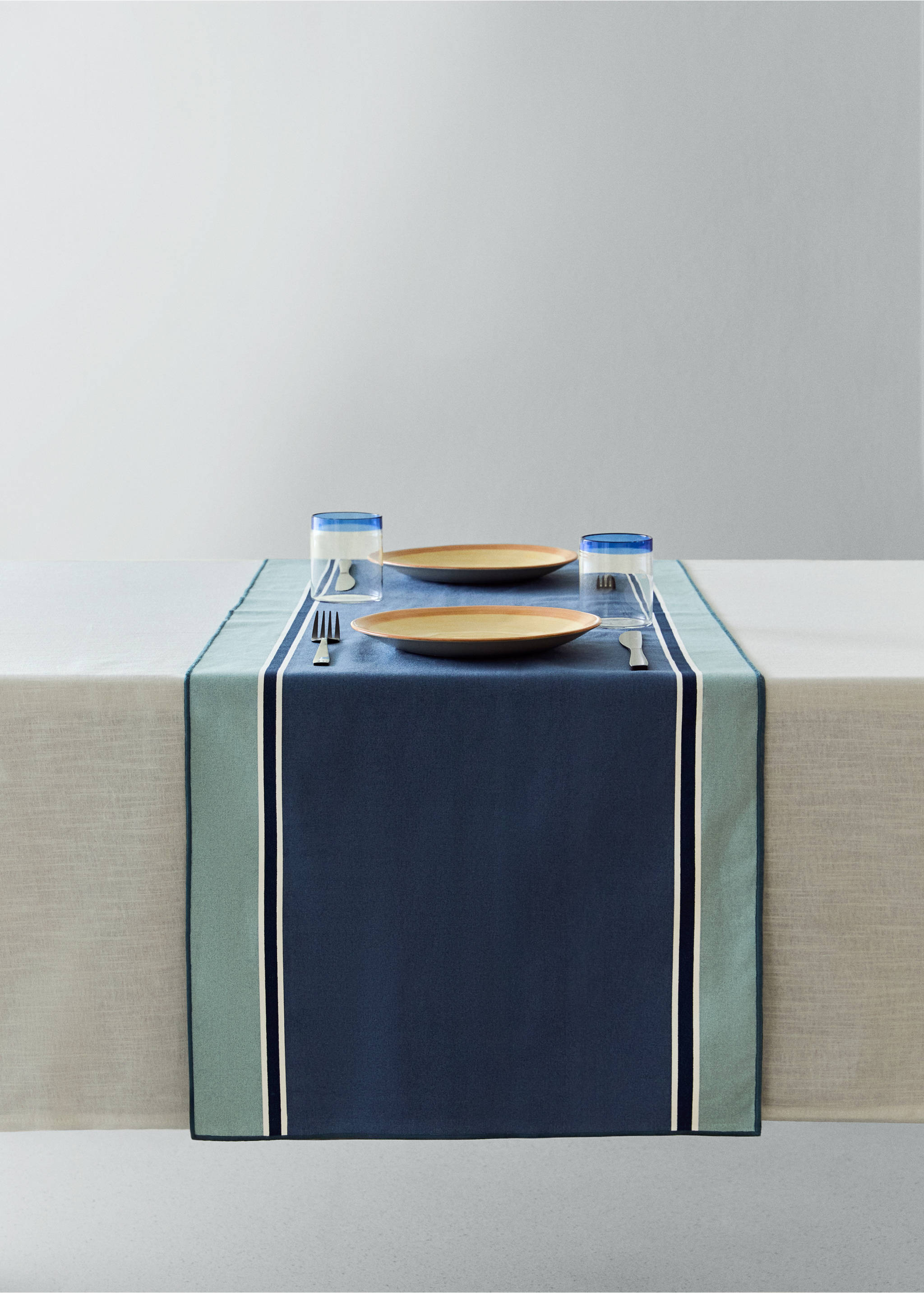 Resin-coated striped cotton table runner - General plane, Blue. Ref: 27053293-00.