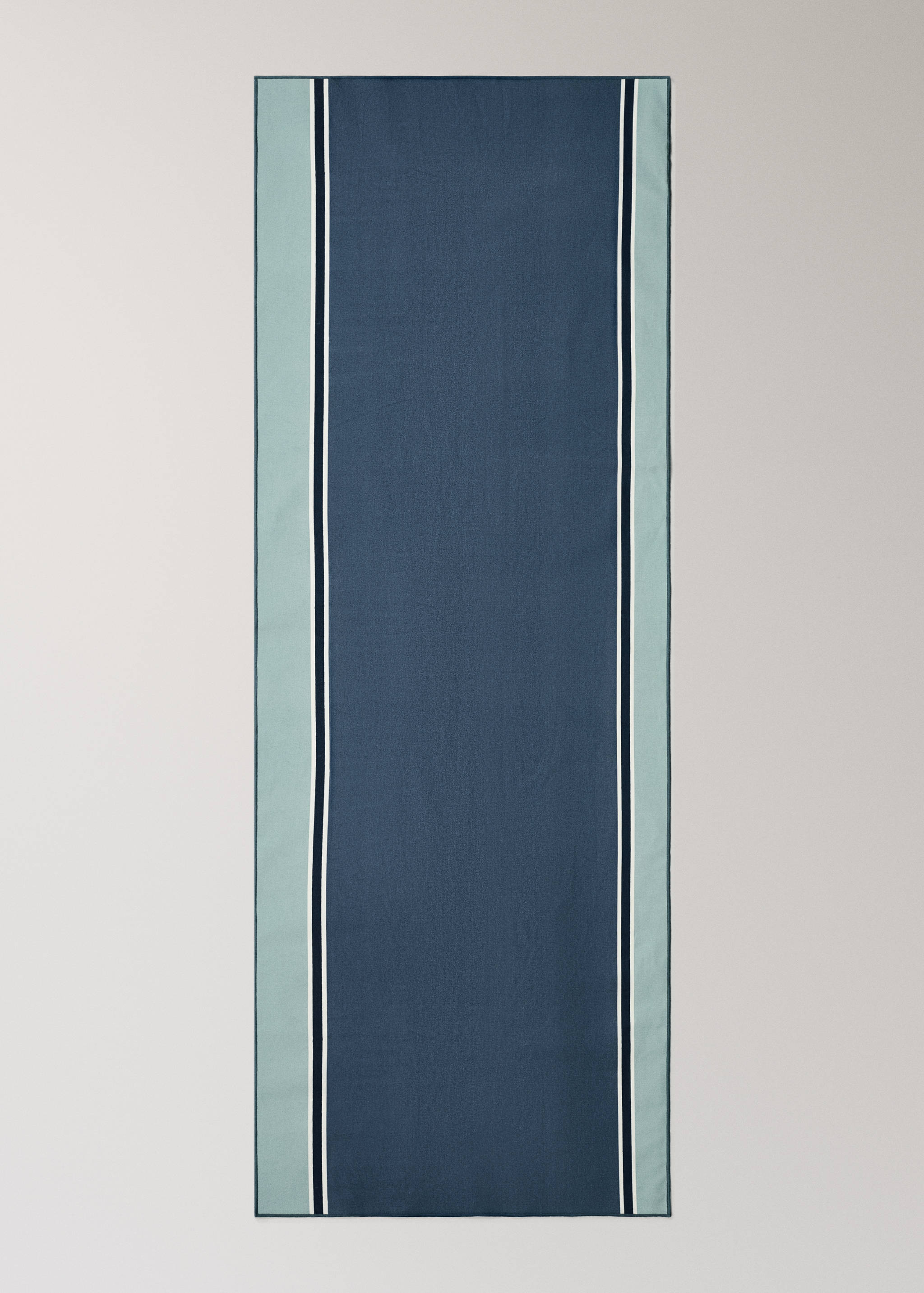 Resin-coated striped cotton table runner - Details of the article 2