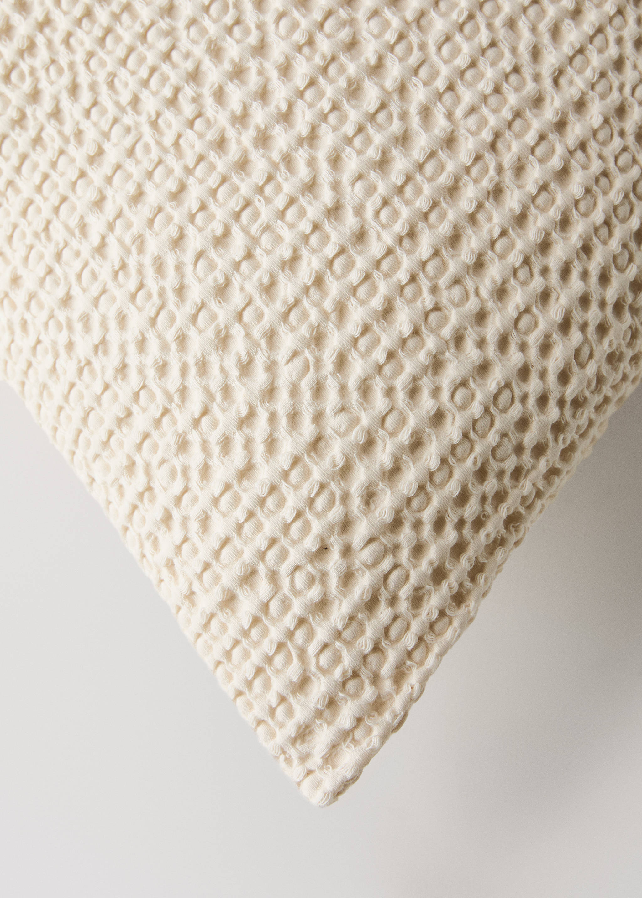 Cotton garment-dyed waffle cushion cover 50x50 cm - Details of the article 1