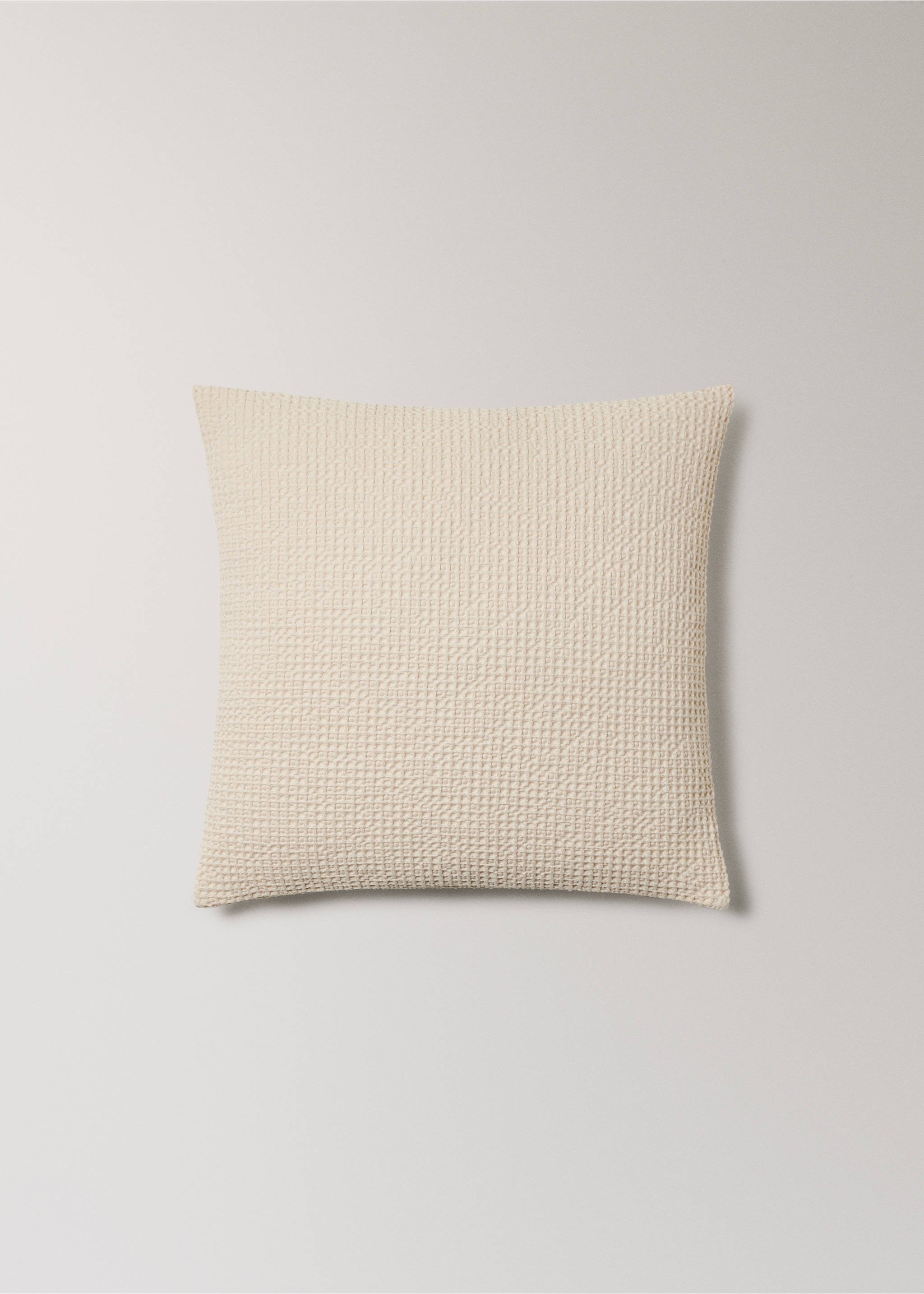 Housse de coussin en coton garment-dyed waffle 50x50 cm - Article sans modèle, Écru. Ref: 27053298-00.