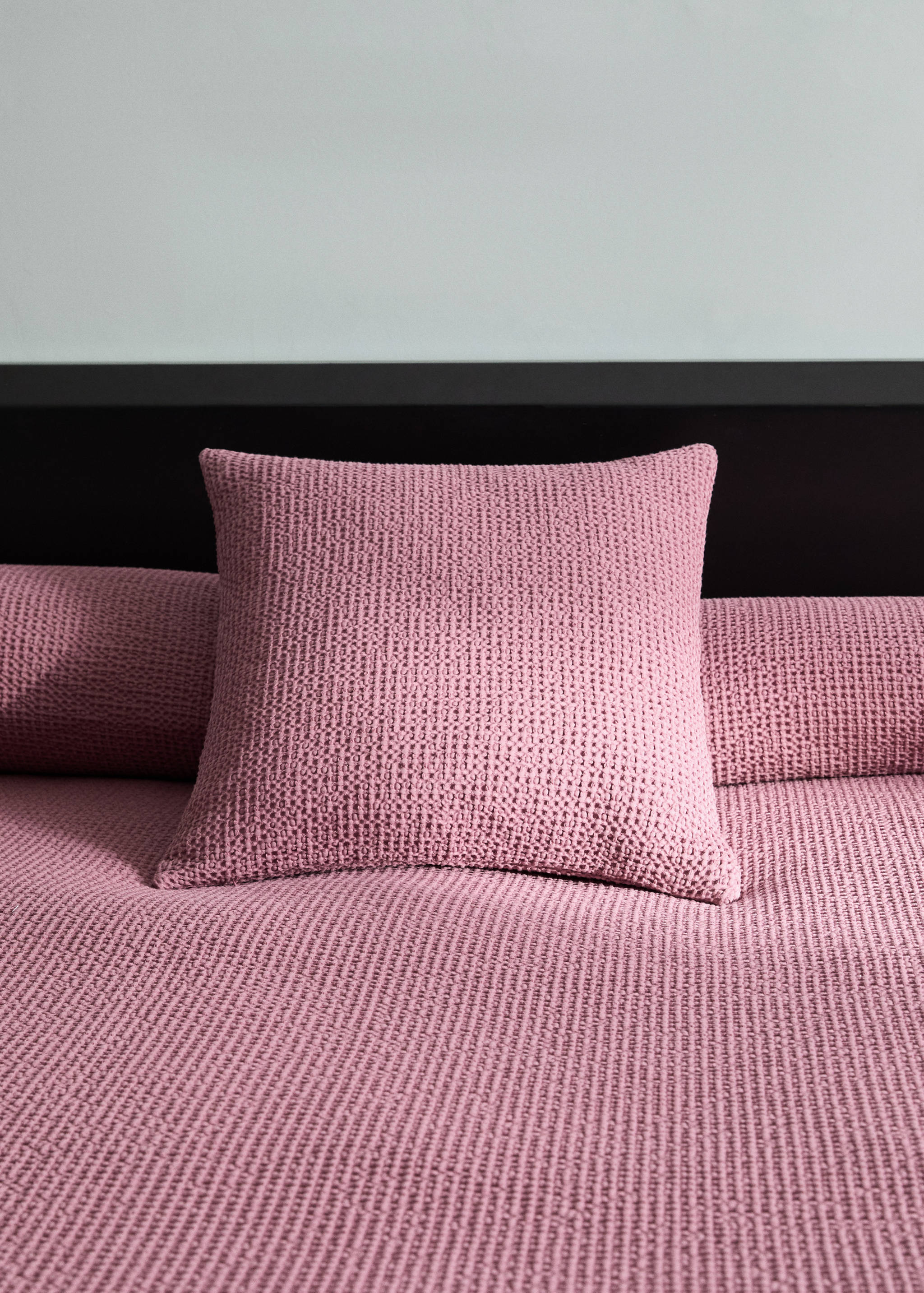 Cotton garment-dyed waffle cushion cover 50x50 cm - General plane