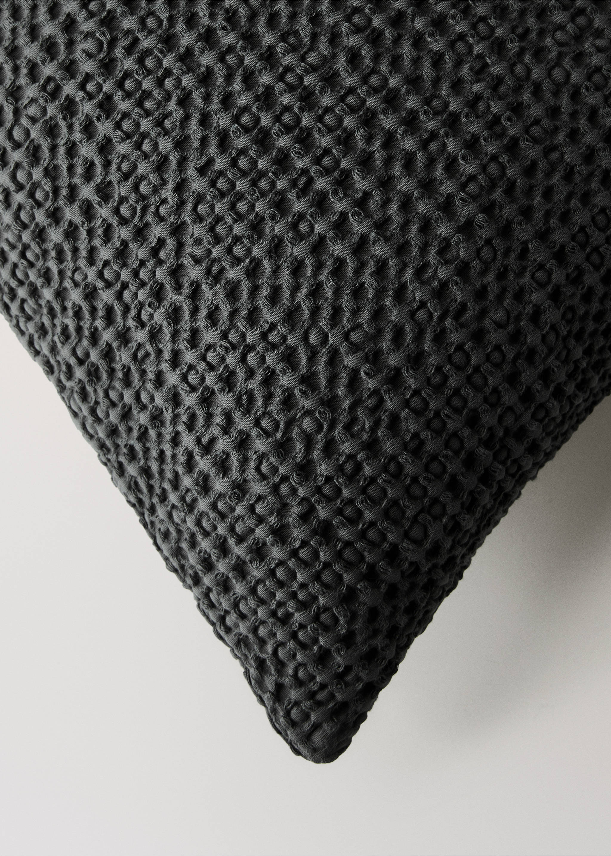 Kuddfodral i styckfärgad våfflad bomull 50 x 50 cm - Detaljer om artikeln 1, Grå. Ref: 27053298-00.