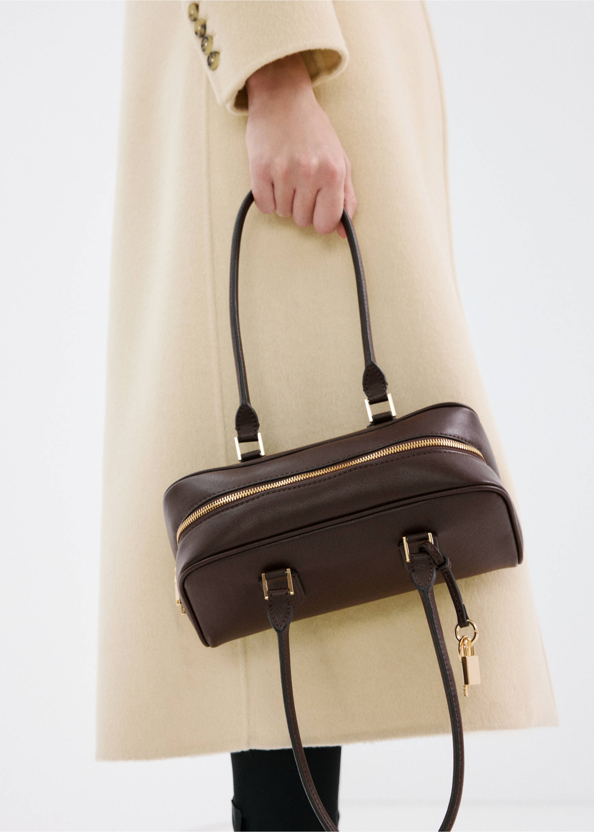 挂件细节小号保龄球包 - null, 巧克力色. Ref: 27053299-00.