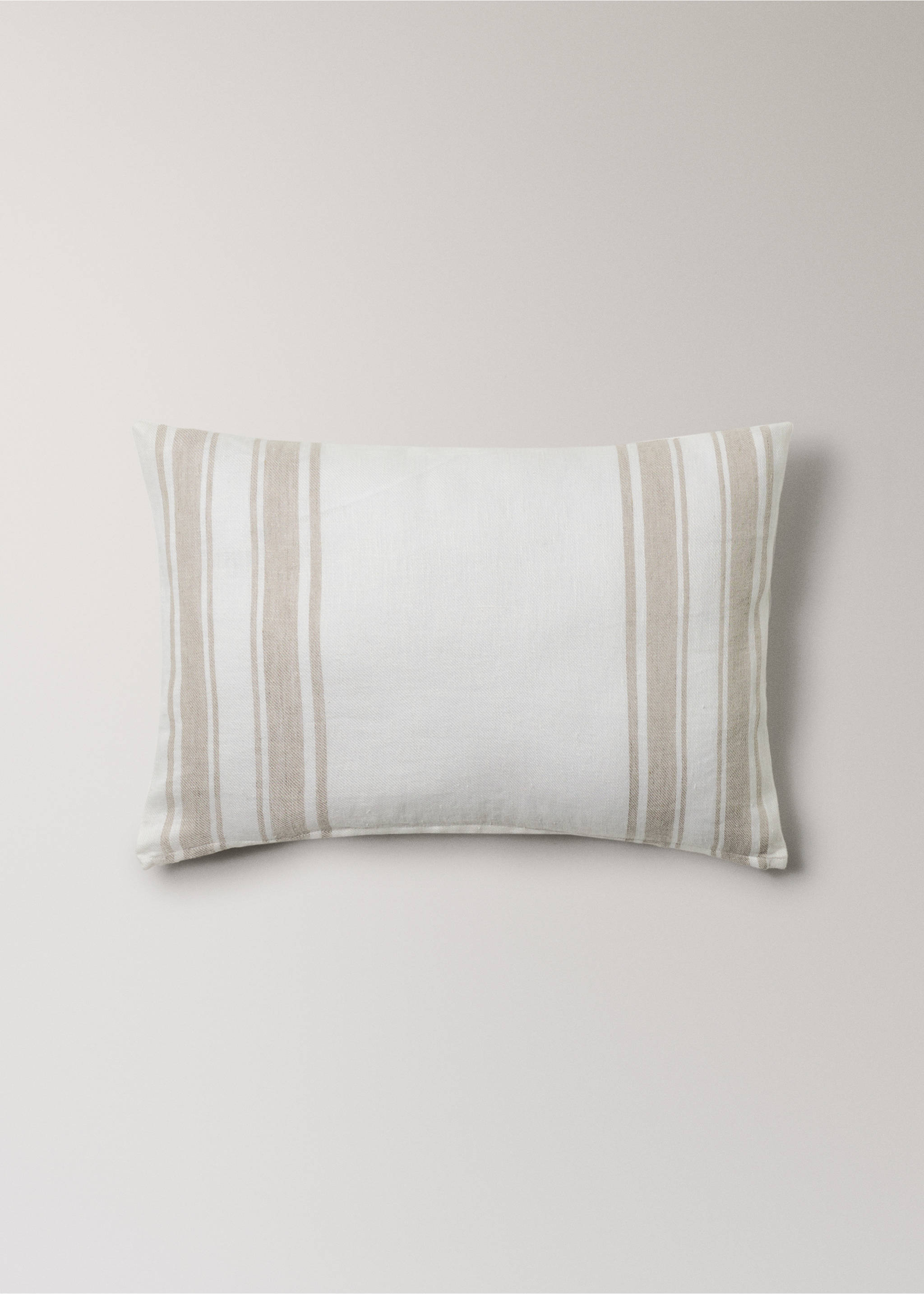 Linen striped cushion cover with zip detail 40x60 cm - Article without model, Sand. Ref: 27053305-00.