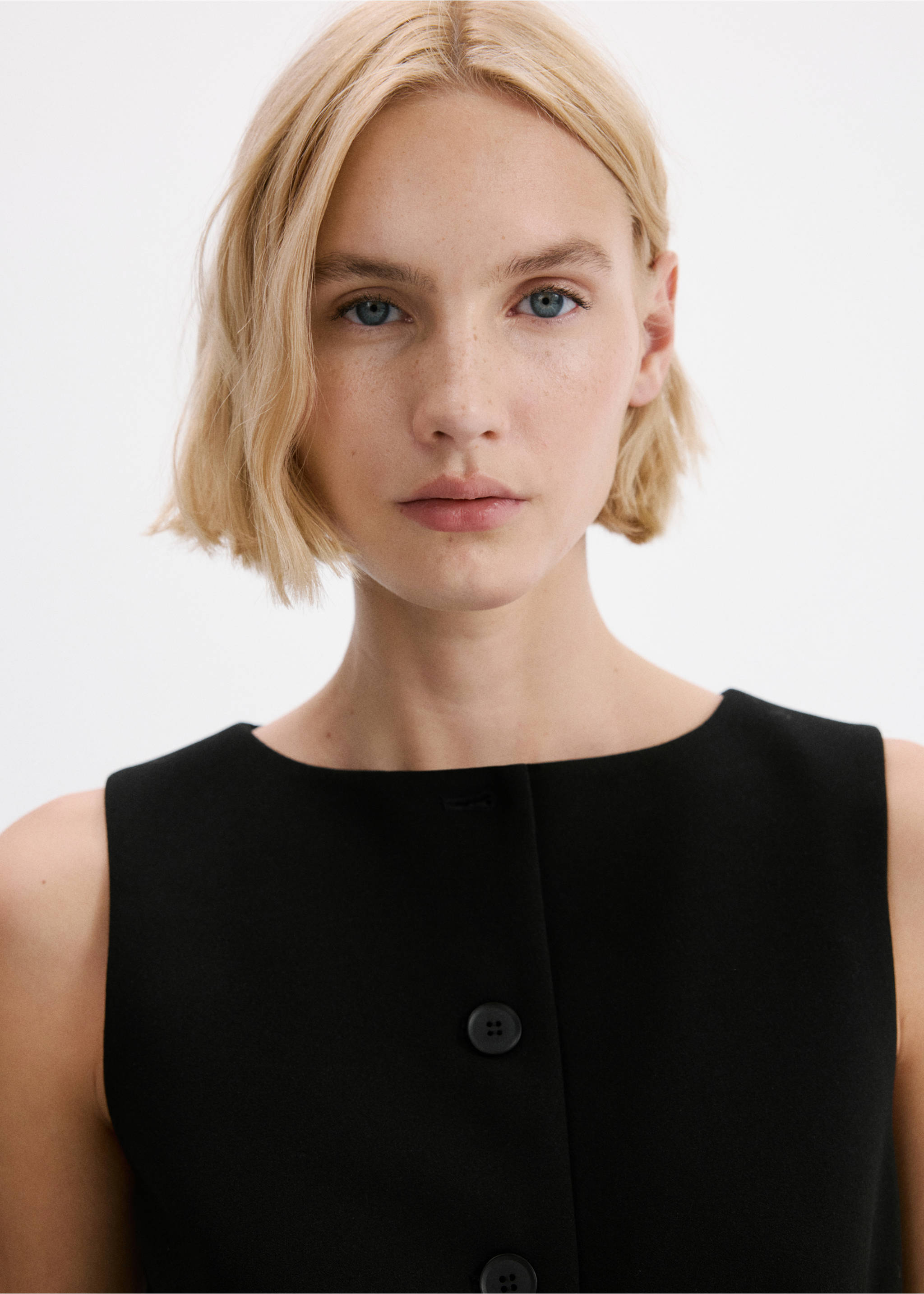 Gilet costume boutons - Détail de l'article 6, Noir. Ref: 27053316-00.