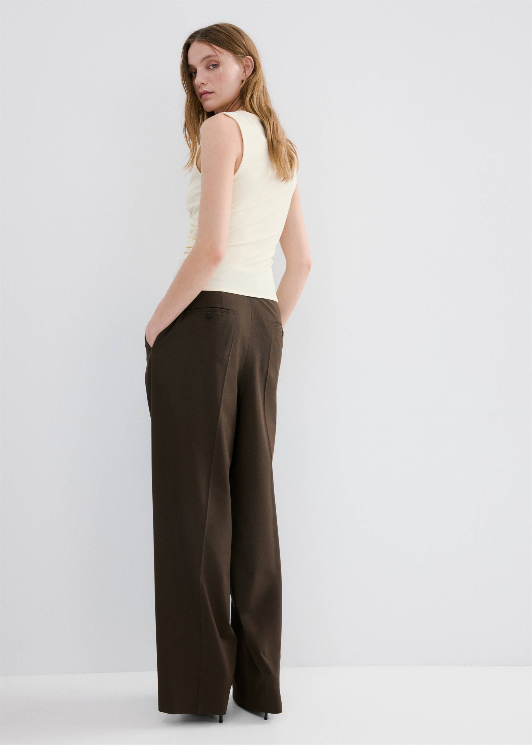 Asymmetric crossover top - Reverse of the article