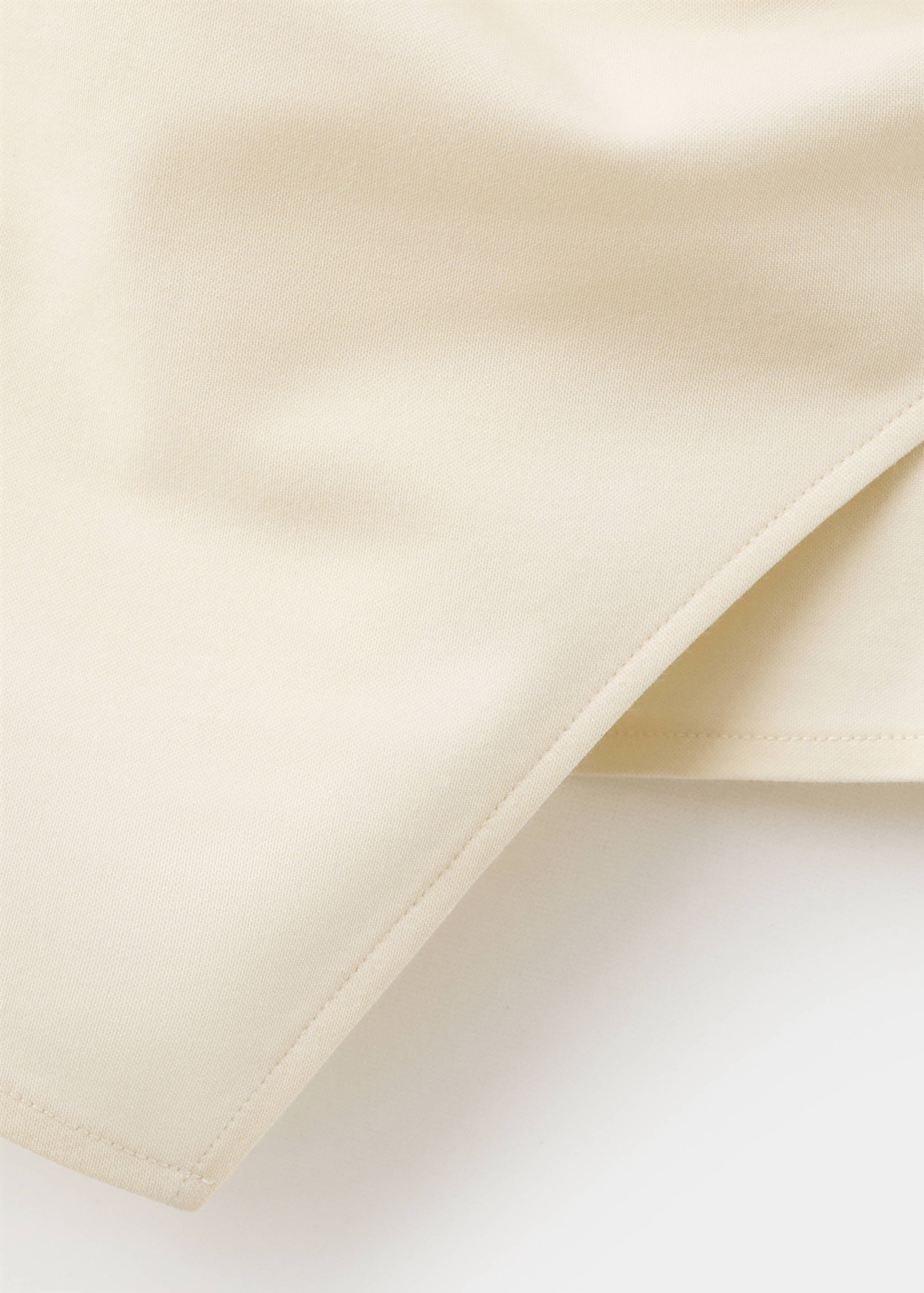 Asymmetric crossover top - Details of the article 0