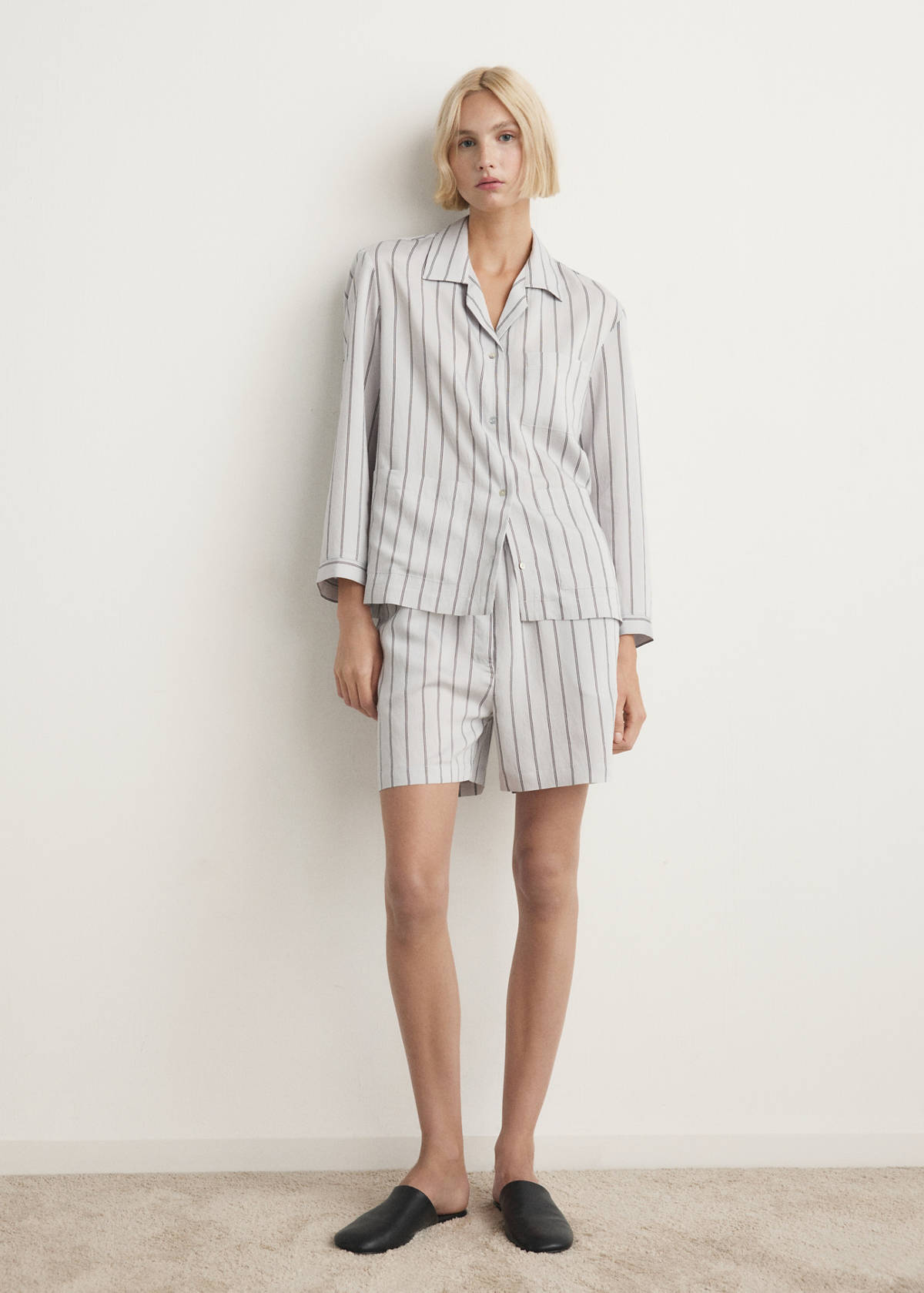 Striped pyjama shorts — Grey