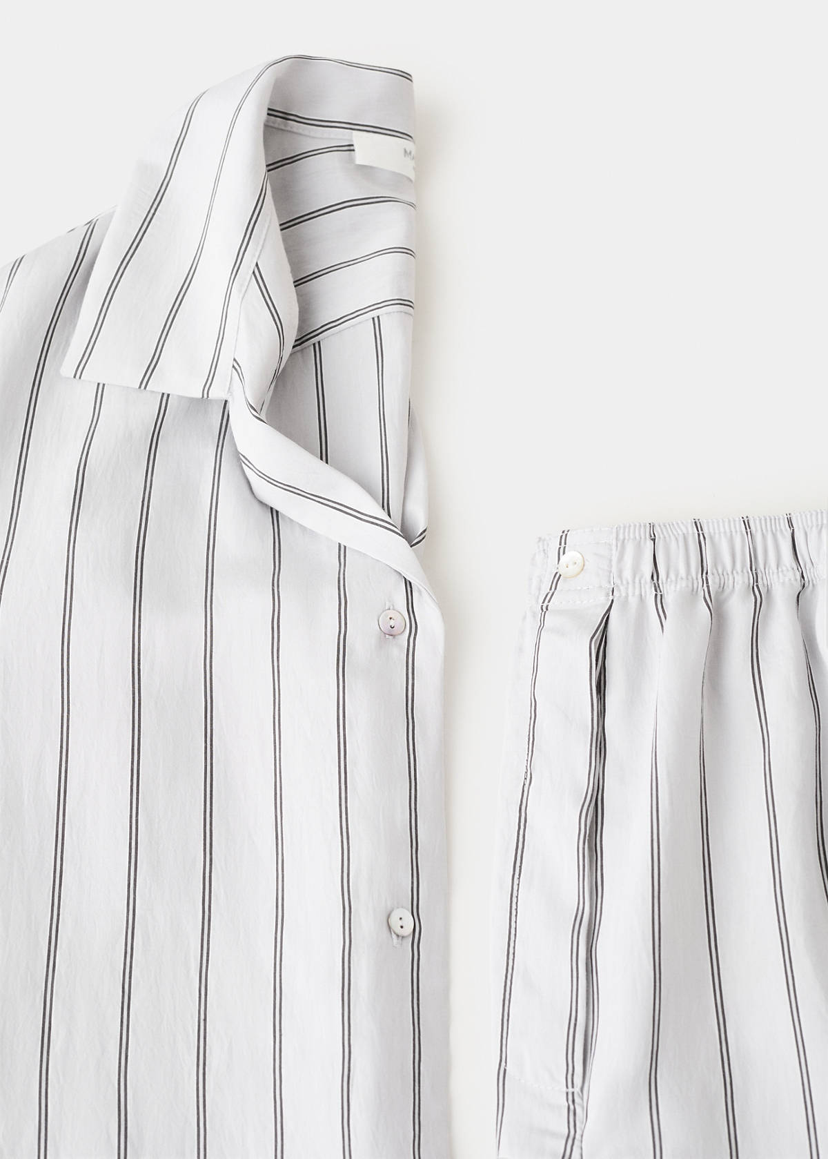 Striped pyjama shorts — Grey