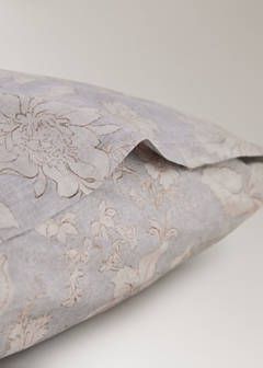 Two vintage floral percale cotton pillowcases 50x75cm — Light/Pastel Grey 2