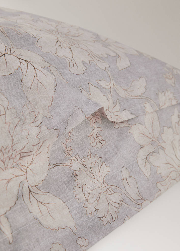 Two vintage floral percale cotton pillowcases 60x60 cm — Light/Pastel Grey