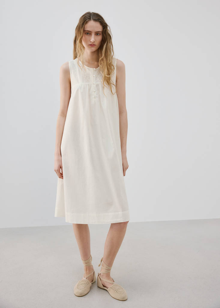 Cotton nightdress with embroidered detail
