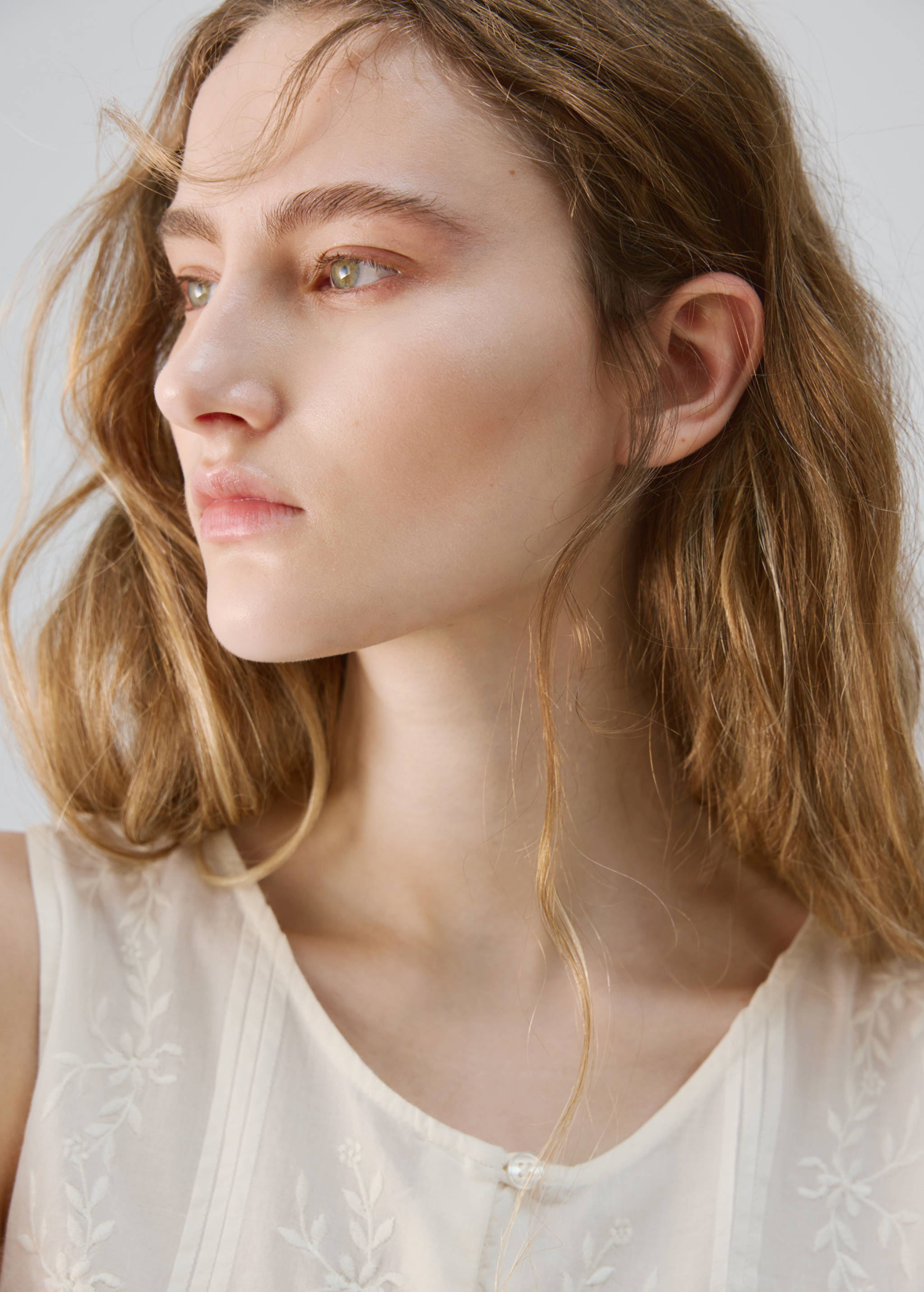 Cotton nightdress with embroidered detail - Details of the article 1