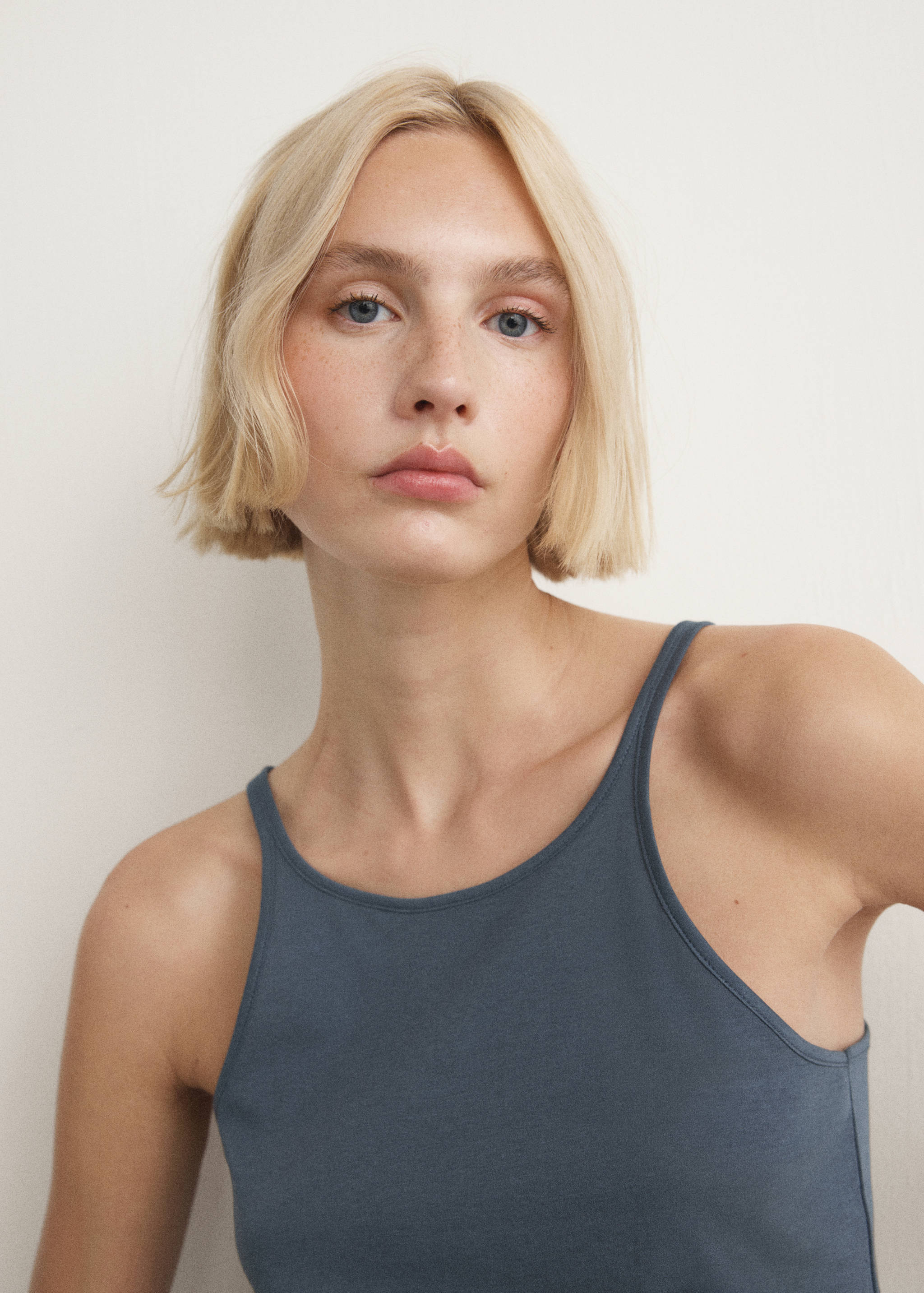 Top en coton à bretelle fine - Détail de l'article 1