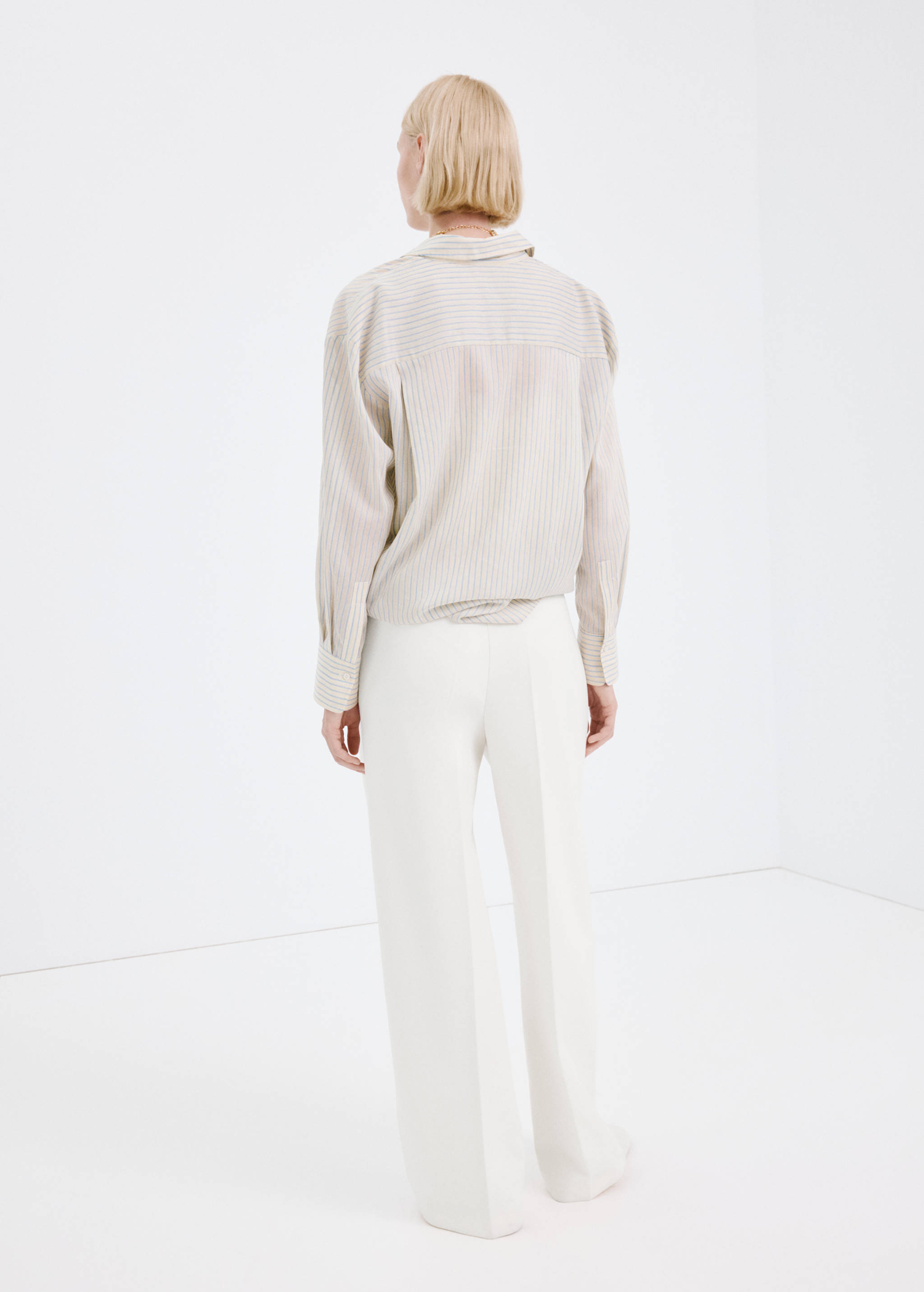 Wide leg mid-rise pleated trousers - Reverse of the article