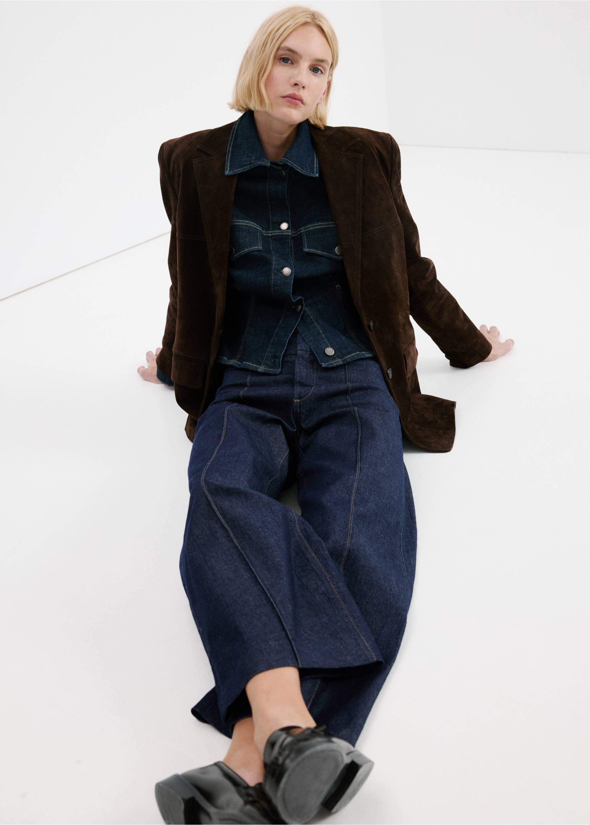 High-waisted wide leg jeans with stitching - Details of the article 6, Open Blue. Ref: 27053338-00.