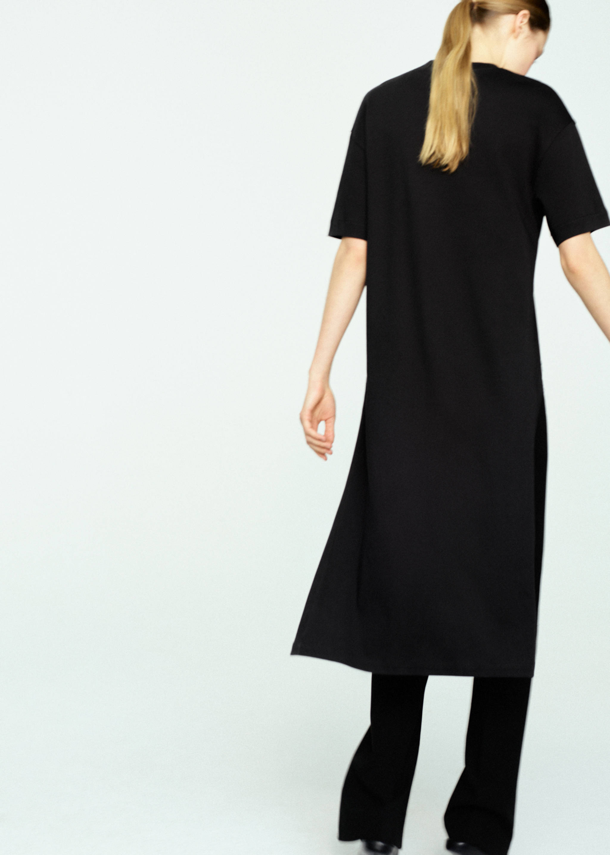 Aszimmetrikus hosszú póló - A cikk hátulja, Fekete. Ref: 27053342-00.