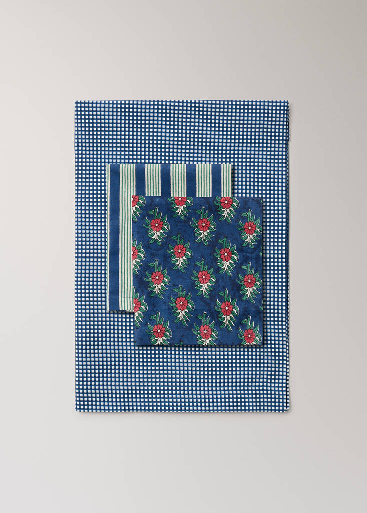 Vichy check cotton tablecloth for 8 to 10 guests — Blue