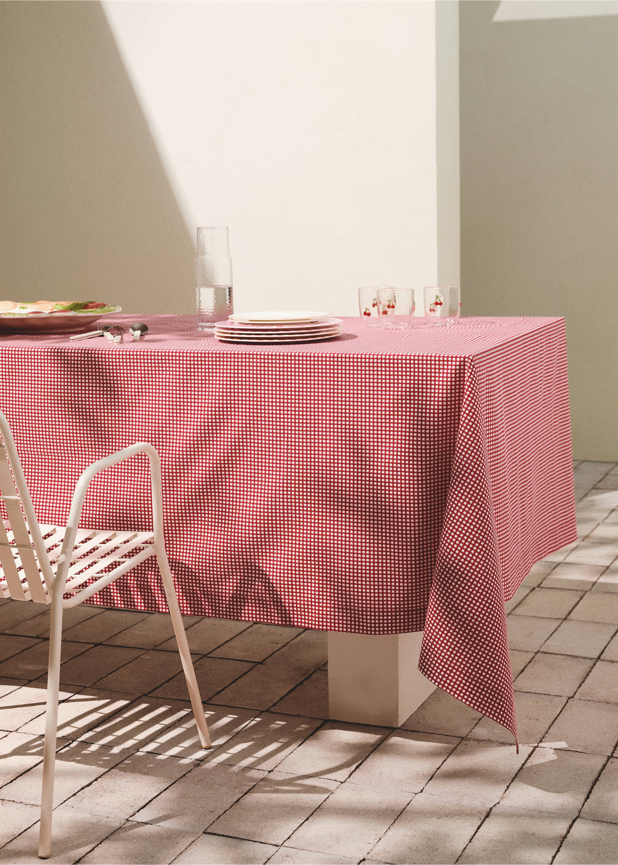 Nappe en coton à carreaux vichy, pour 8 à 10 convives - Plan général, Rouge. Ref: 27053344-00.
